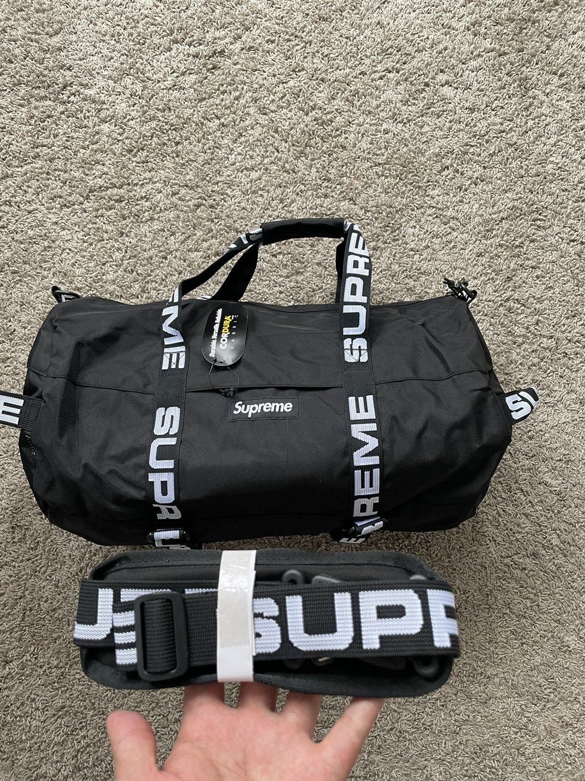 Supreme ss18 duffle bag size online