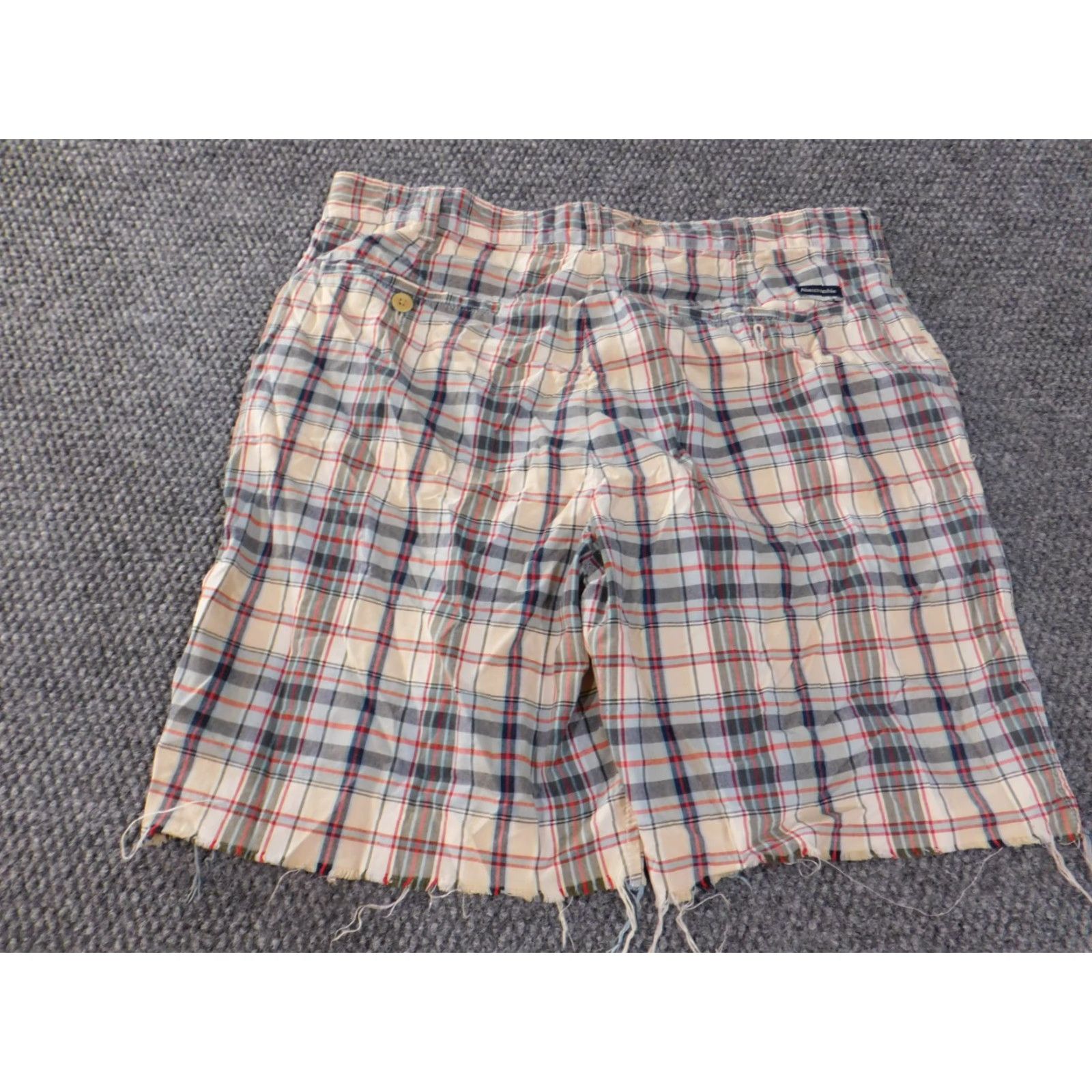 Abercrombie & Fitch Abercrombie & Fitch Shorts Mens 34 Beige Plaid Flat Front Zip Regular Chino Logo Pockets Vintage No Gender Mens Size US 34 / EU 50 - 6 Thumbnail