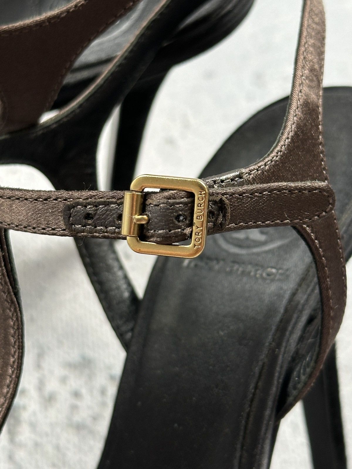 Tory Burch Vintage Tory Burch Two-Tone Satin & Suede T-Strap High Heels Size US 8.5 / IT 38.5 - 6 Thumbnail