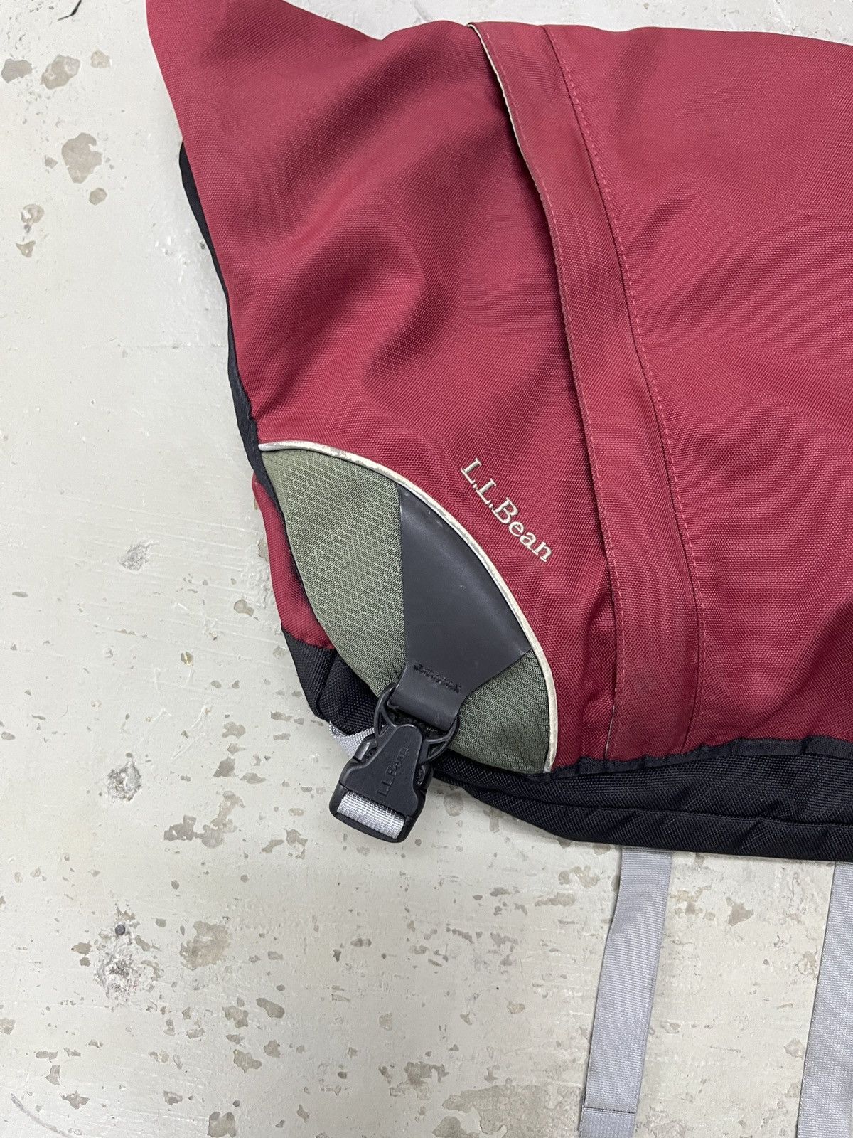 L.L. Bean L.L. Bean Hike Tactical Messenger Crossbody Gorpcore Bag Size ONE SIZE - 2 Thumbnail