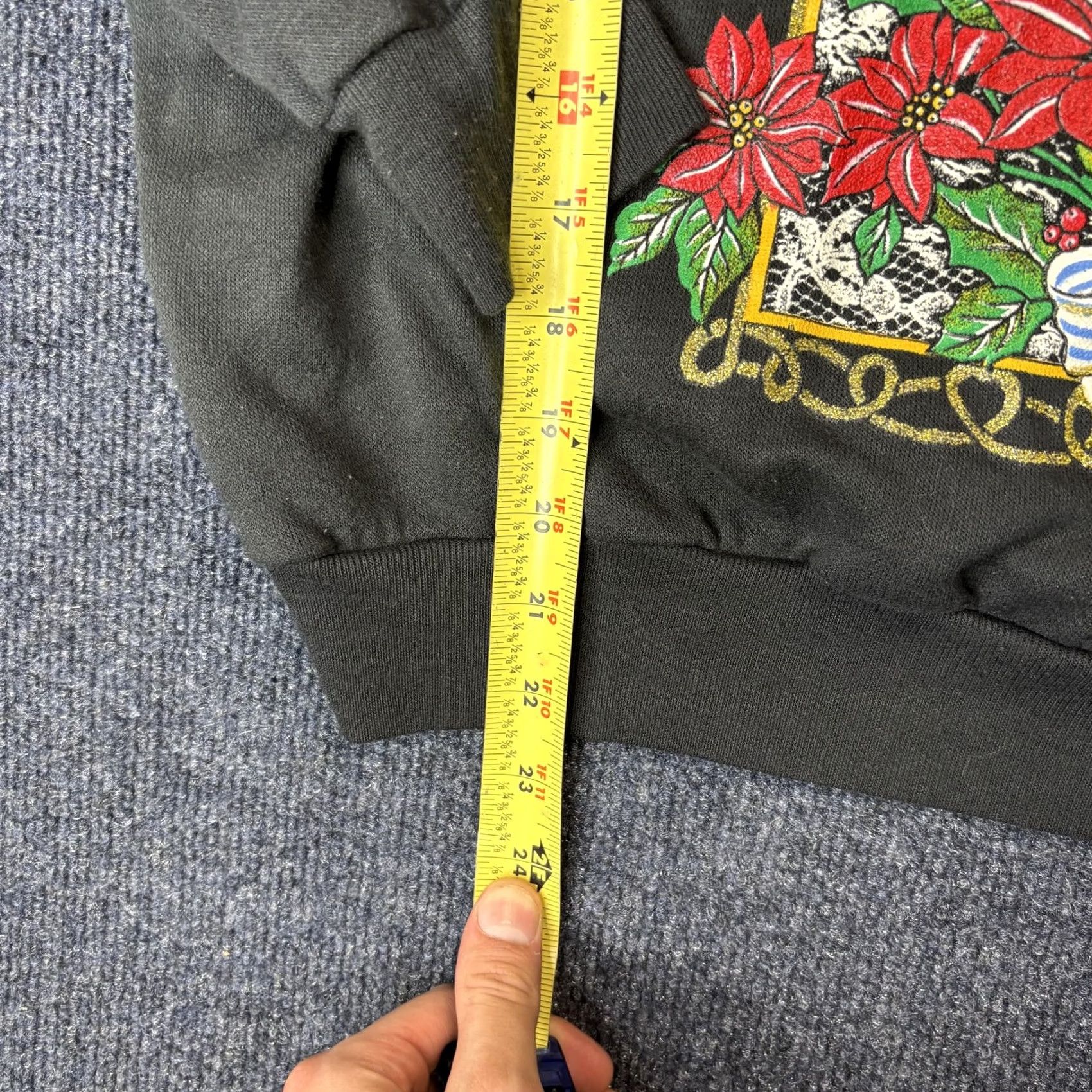 Vintage Land'n Sea Sweatshirt Womens Large Black Christmas Poinsettia Bells Turtleneck Size L / US 10 / IT 46 - 3 Thumbnail