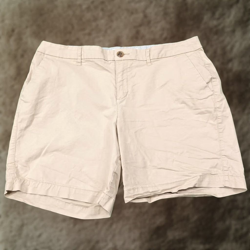 Old Navy Old Navy Shorts Womens 12 Beige Chino Twill Stretch Flat Front Casual Summer Size 34" / US 12 / IT 48 - 1 Thumbnail