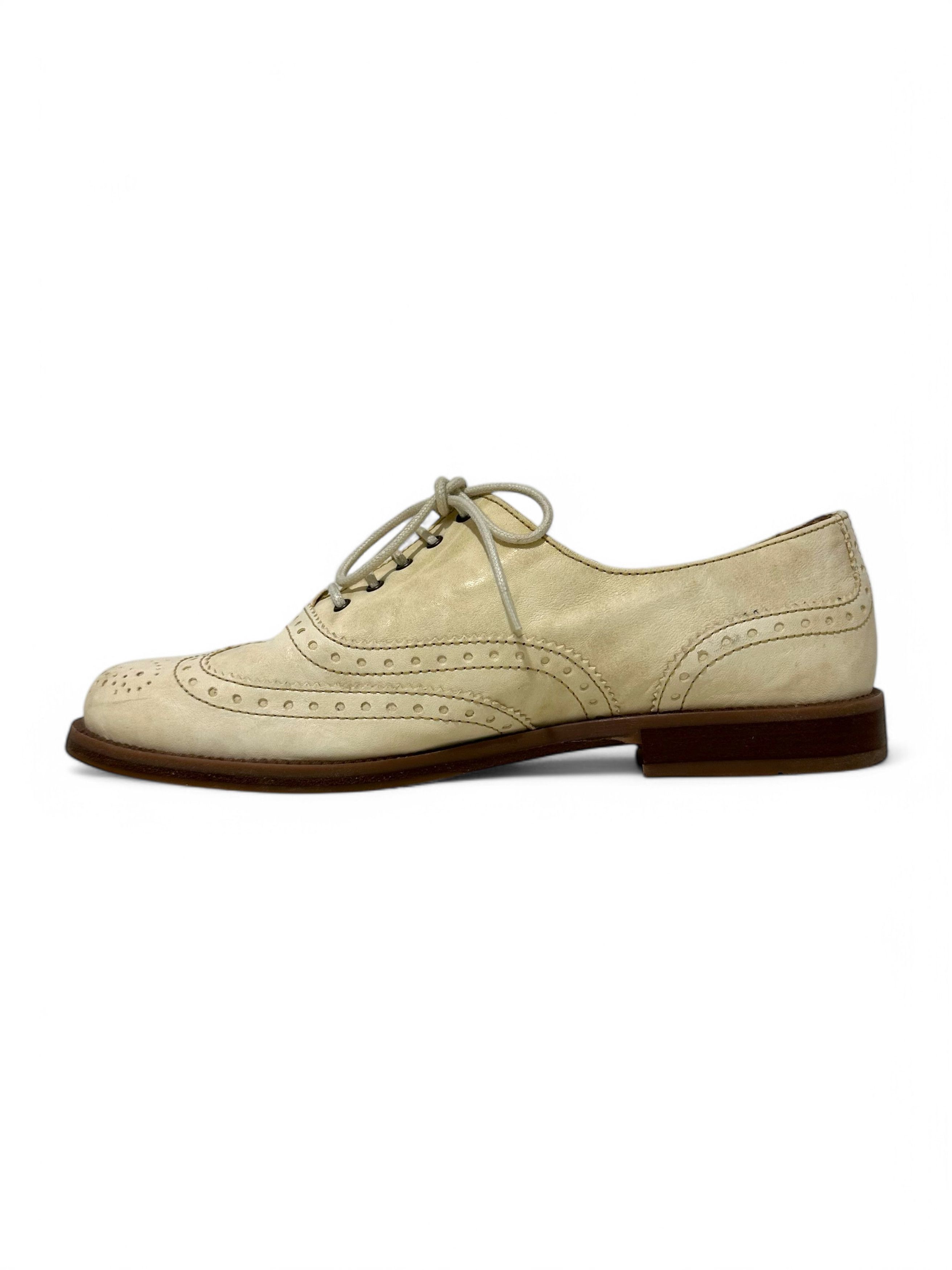Russell & Bromley Russell & Bromley Jeeves Ivory Leather Oxford Brogues Size US 8 / IT 38 - 4 Thumbnail