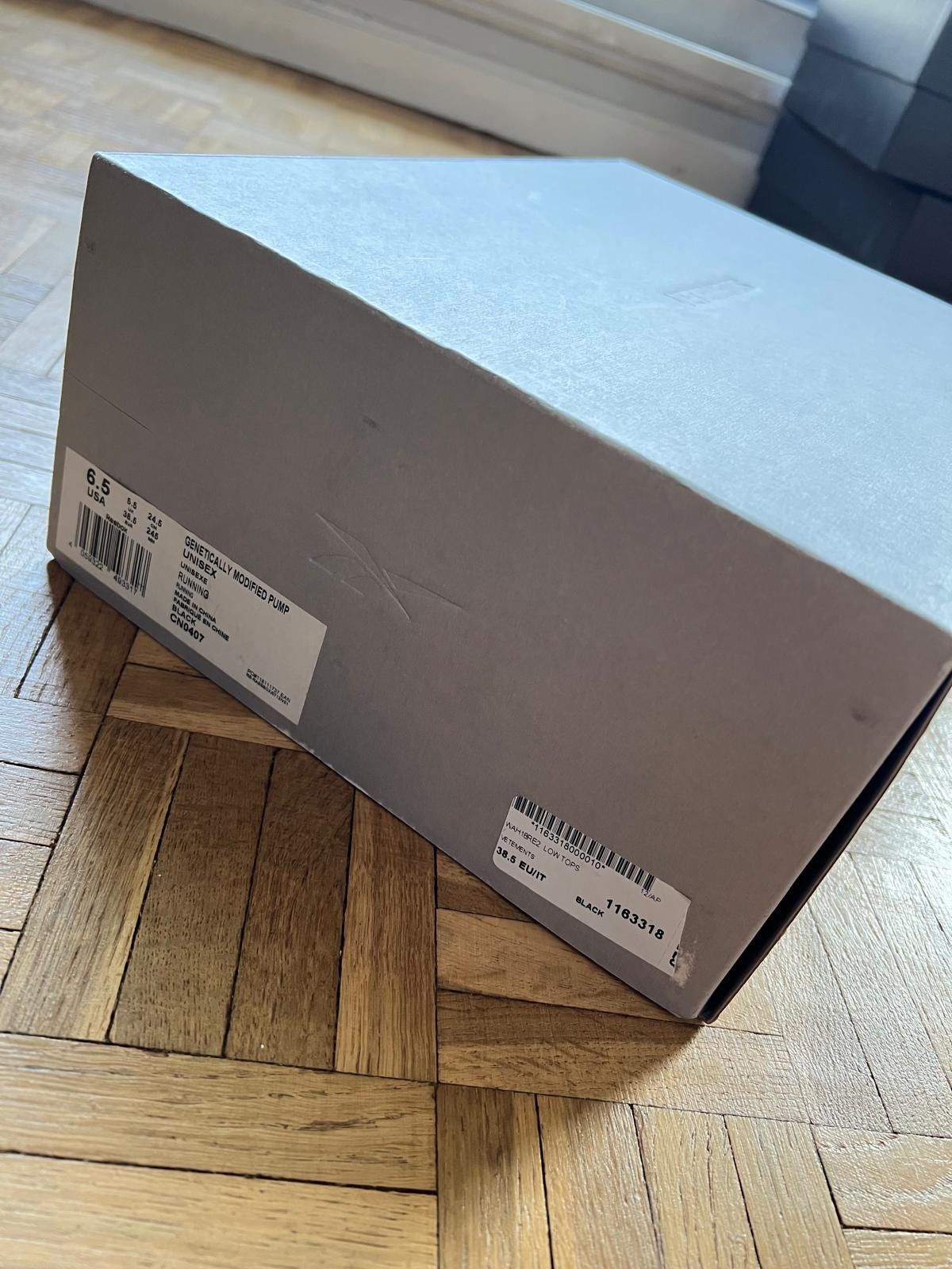 Reebok × Vetements Very rare sneakers Reebok and Vêtements size 38,5 Size US 7.5 / IT 37.5 - 8 Thumbnail