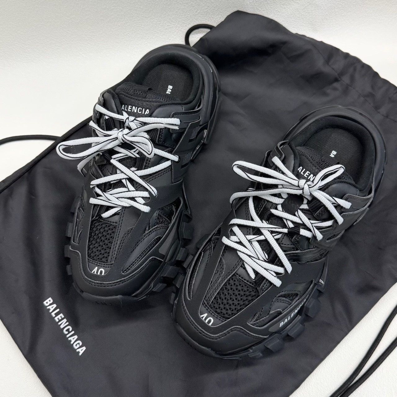Balenciaga Balenciaga Black Lowtop Sneakers 7.5 Men Size US 7.5 / EU 40-41 - 1 Thumbnail