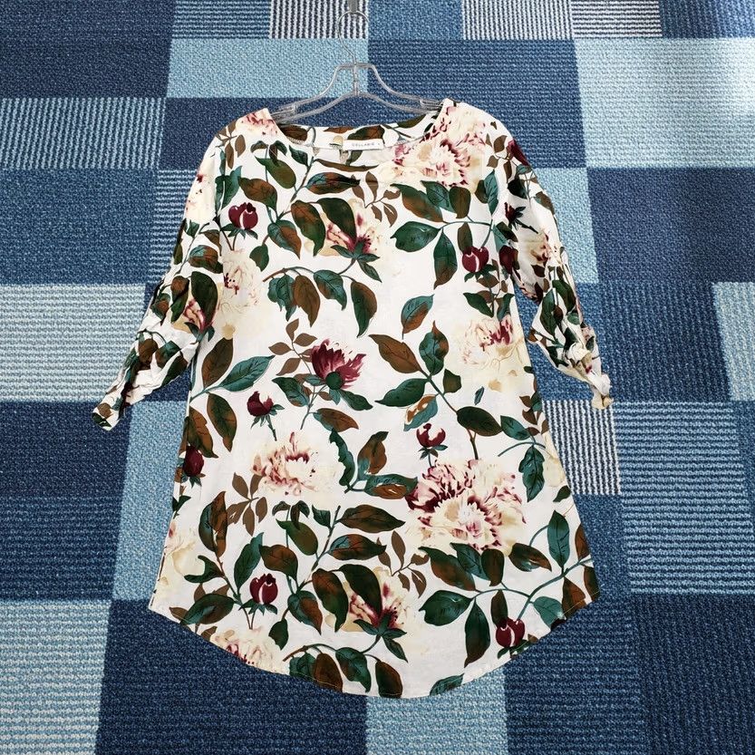 Vintage Cellabie Dress Womens Small White Green Floral Tunic Shift Roll Tab Sleeves Casual Size S / US 4 / IT 40 - 1 Thumbnail