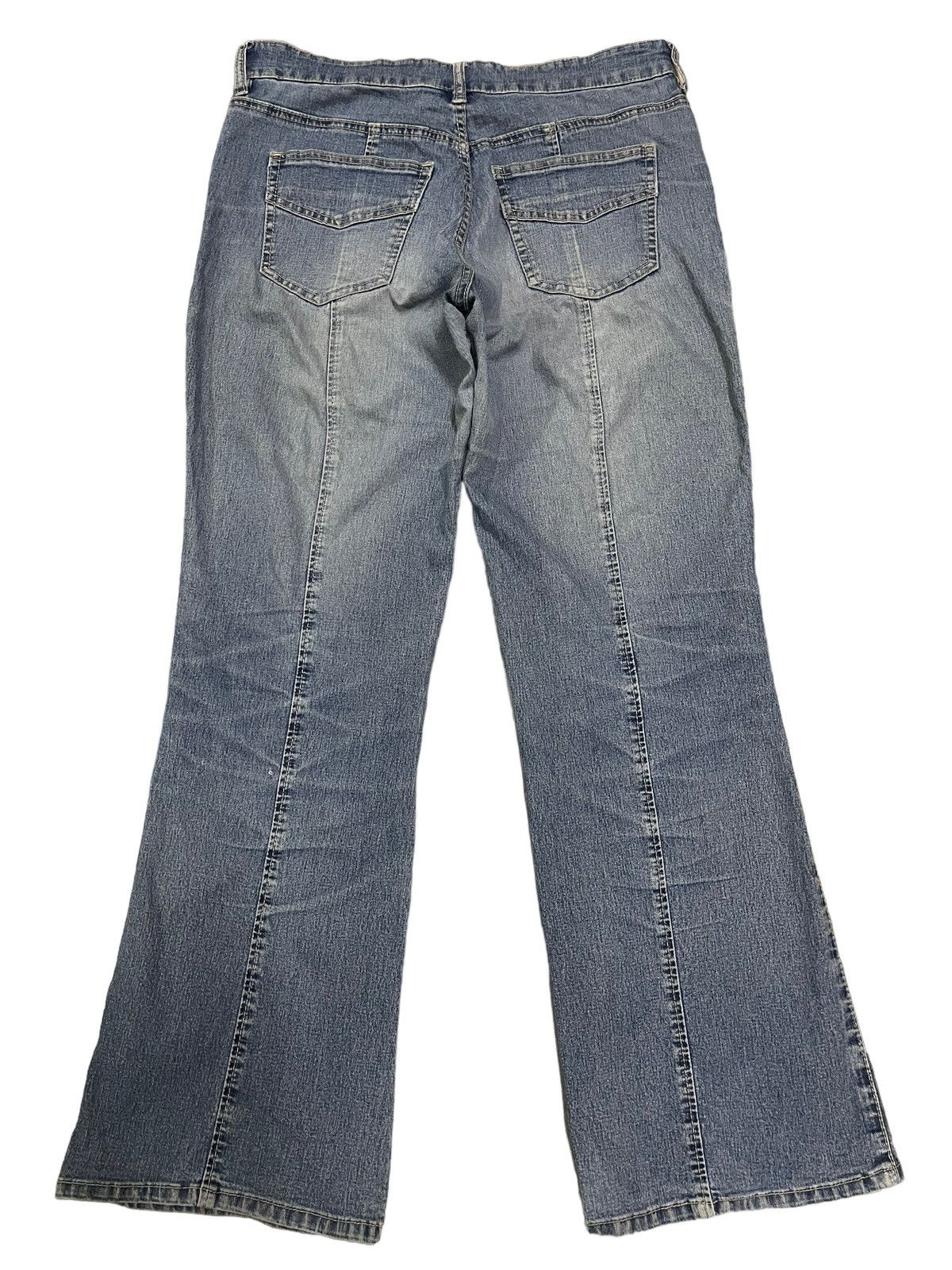 Japanese Brand Vintage Japanese Brand Blue Wash Style Flare Jeans Size US 32 / EU 48 - 2 Thumbnail