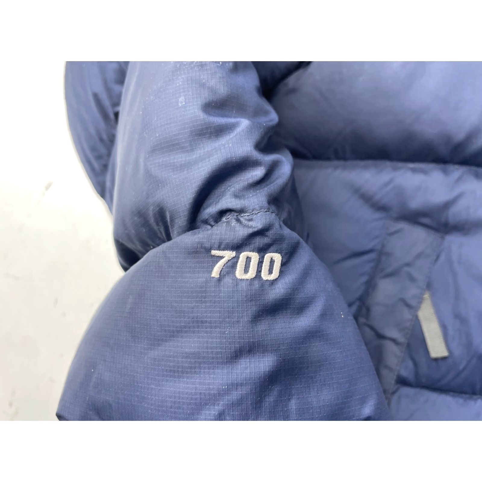 The North Face VINTAGE The North Face Nuptse Jacket Puffer 700 Down Navy Size Large Navy Blue Puffer Jacket Men Mens Size US S / EU 44-46 / 1 - 2 Thumbnail