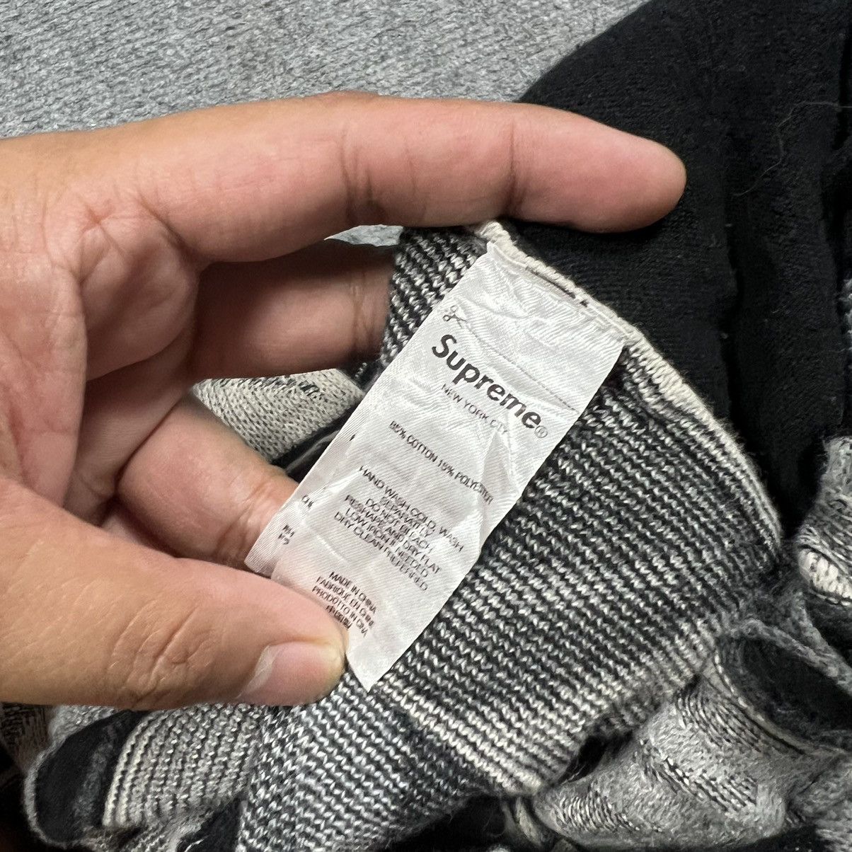 Supreme supreme abstract textured knit short black SS22 Size US 34 / EU 50 - 6 Thumbnail