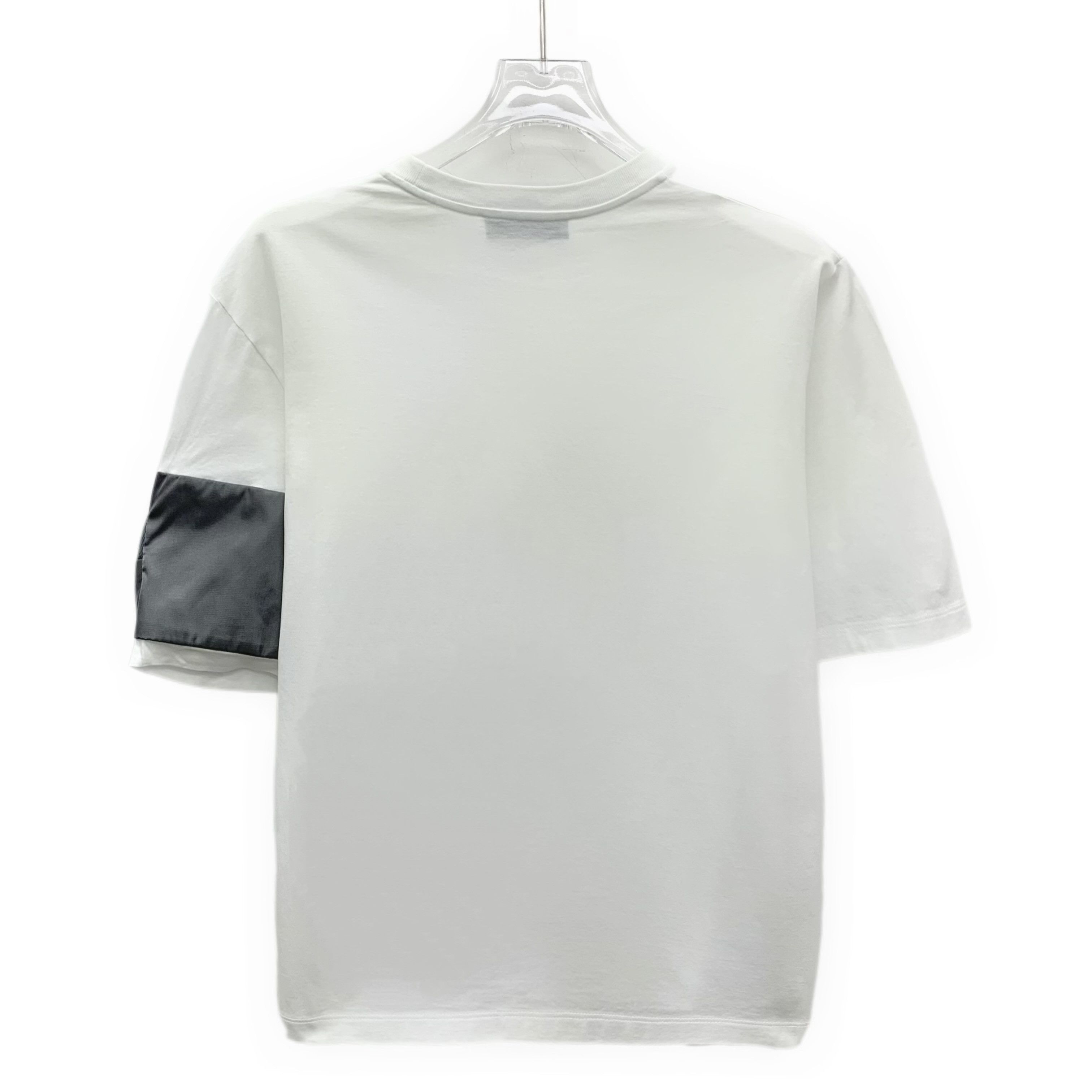 Prada Prada Triangle Pocket T-Shirt White (XS) Size US XS / EU 42 / 0 - 2 Thumbnail