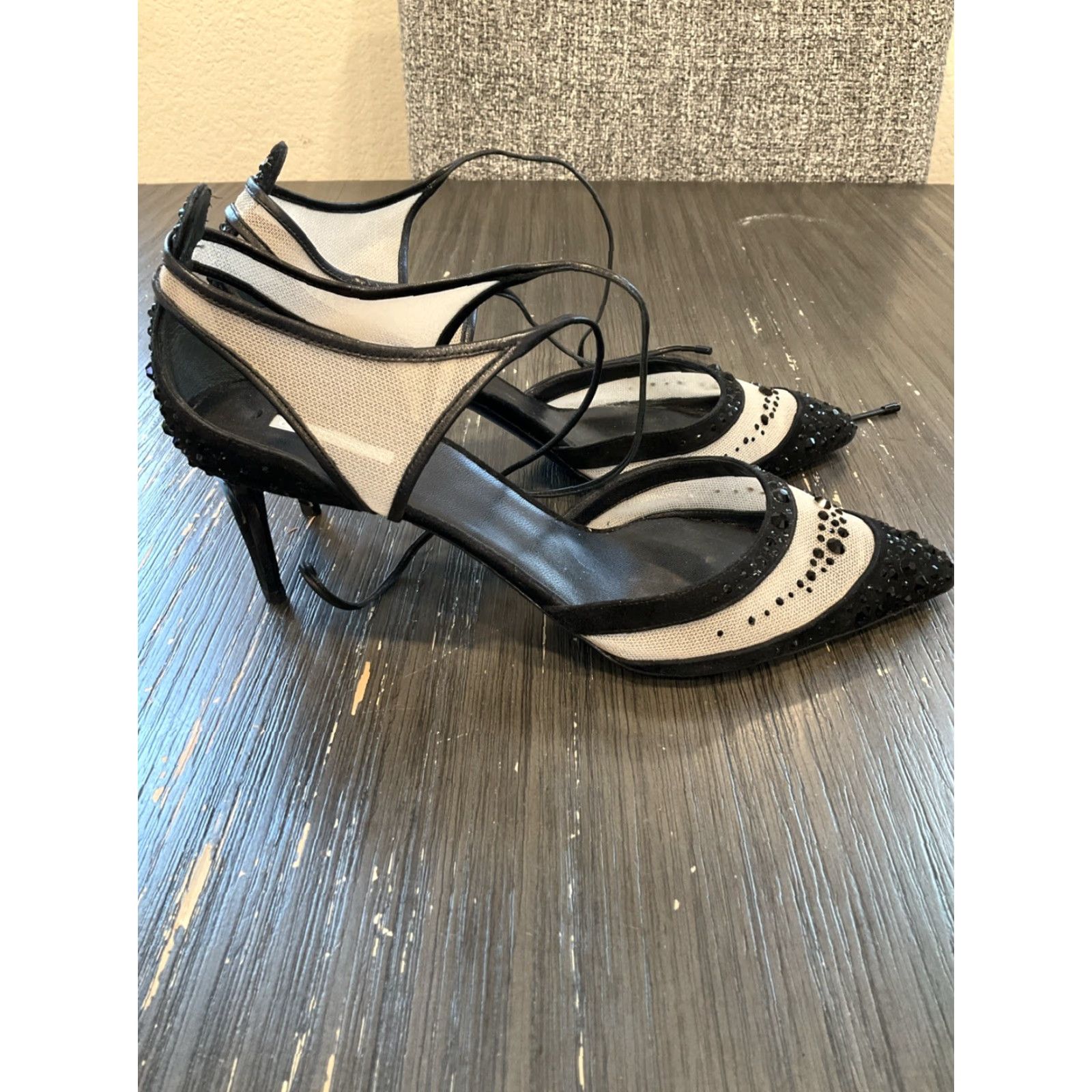 Giorgio Armani Giorgio Armani Black Leather Lace Pump Womens Size 39.5 9.5 Stiletto Almond Toe Patent Leather White Stitch Size US 10 / IT 40 - 2 Thumbnail