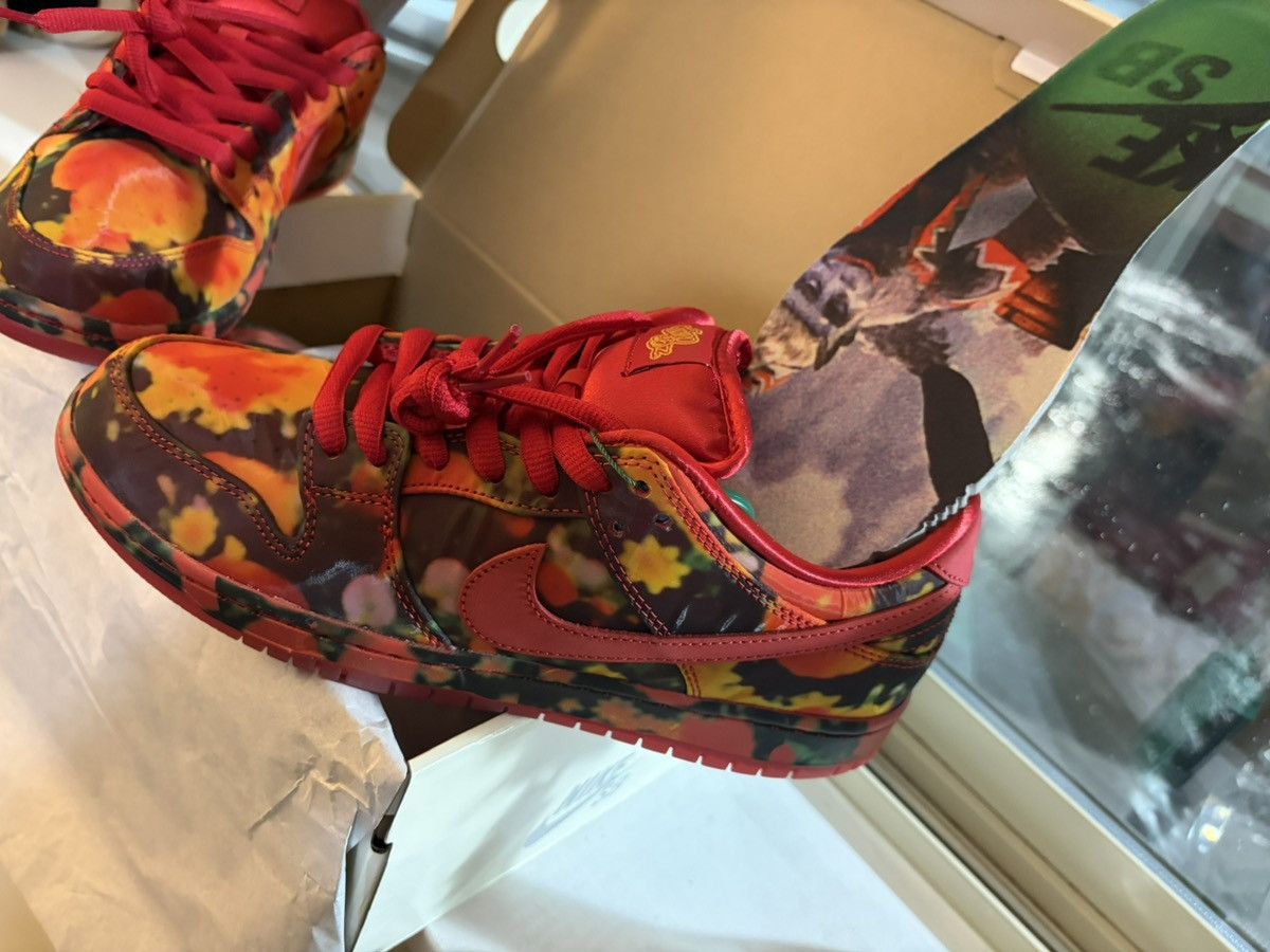 Nike SB Wizard Of Oz SB Dunks Size US 9.5 / EU 42-43 - 1 Thumbnail