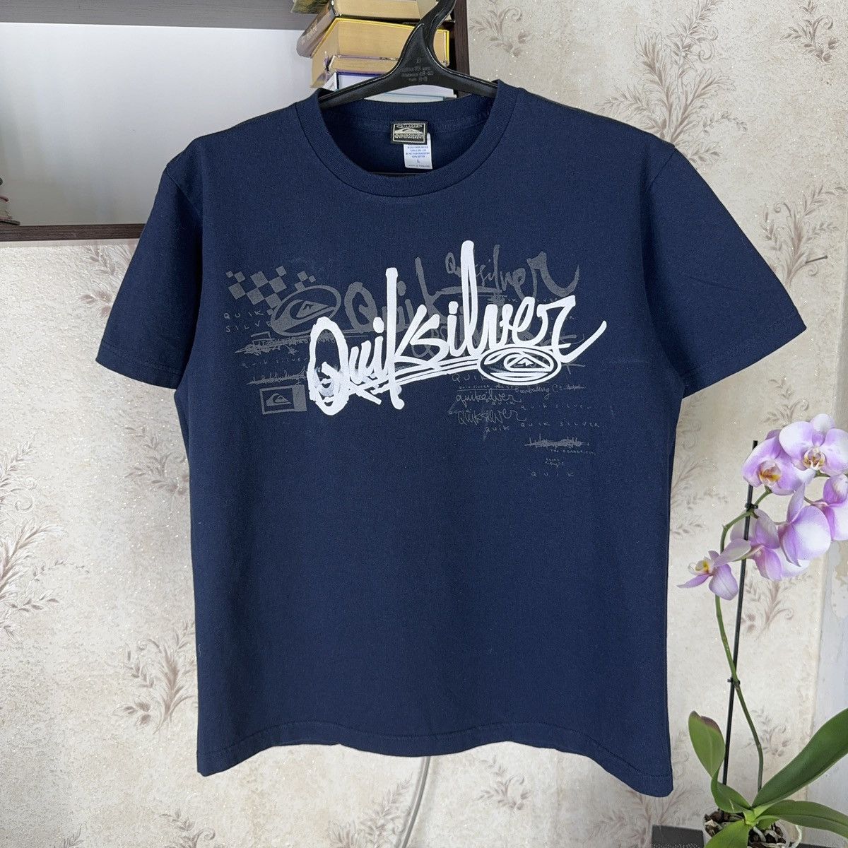 Quiksilver × Vintage Vintage Quiksilver T shirt Surfing Blue Centre Logo L Size US M / EU 48-50 / 2 - 3 Thumbnail