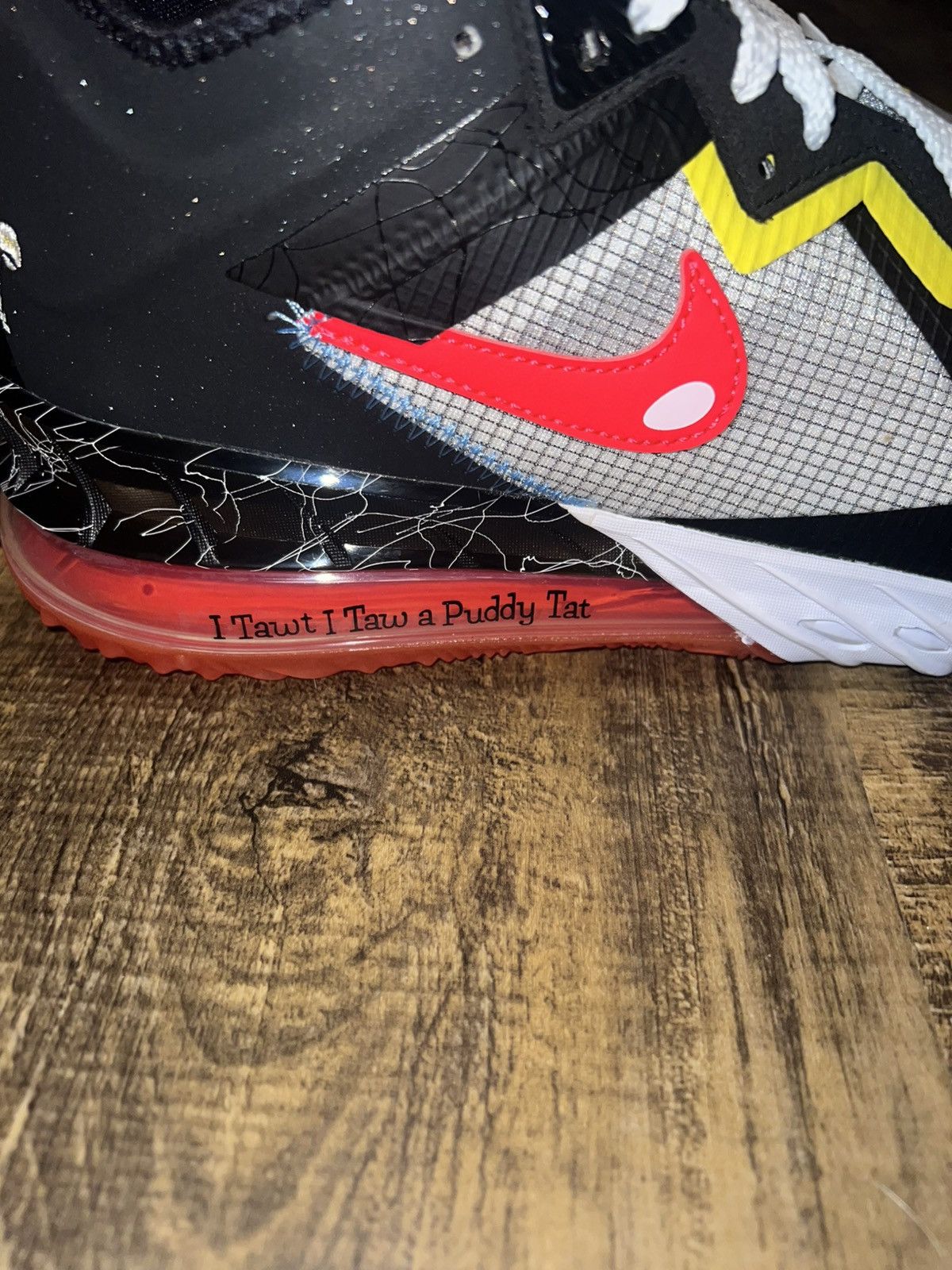 Nike LeBron XVIII Low Tweety X Sylvester Size US 10.5 / EU 43-44 - 5 Thumbnail