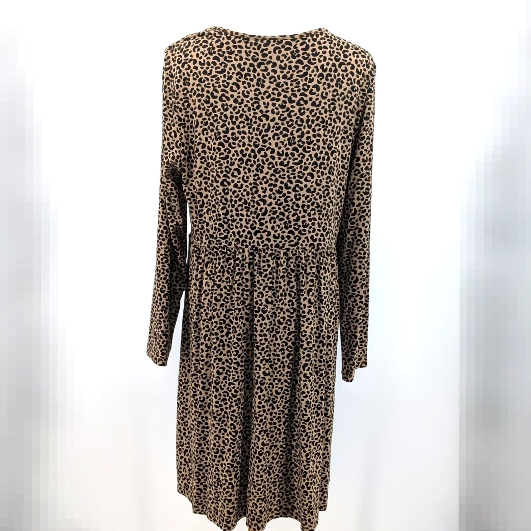 Old Navy Old Navy Leopard Print Midi Dress Long Sleeve Jersey Knit Tiered Dress – Size L – Beige Womens Knit T-Shirt Dress Size L / US 10 / IT 46 - 7 Thumbnail