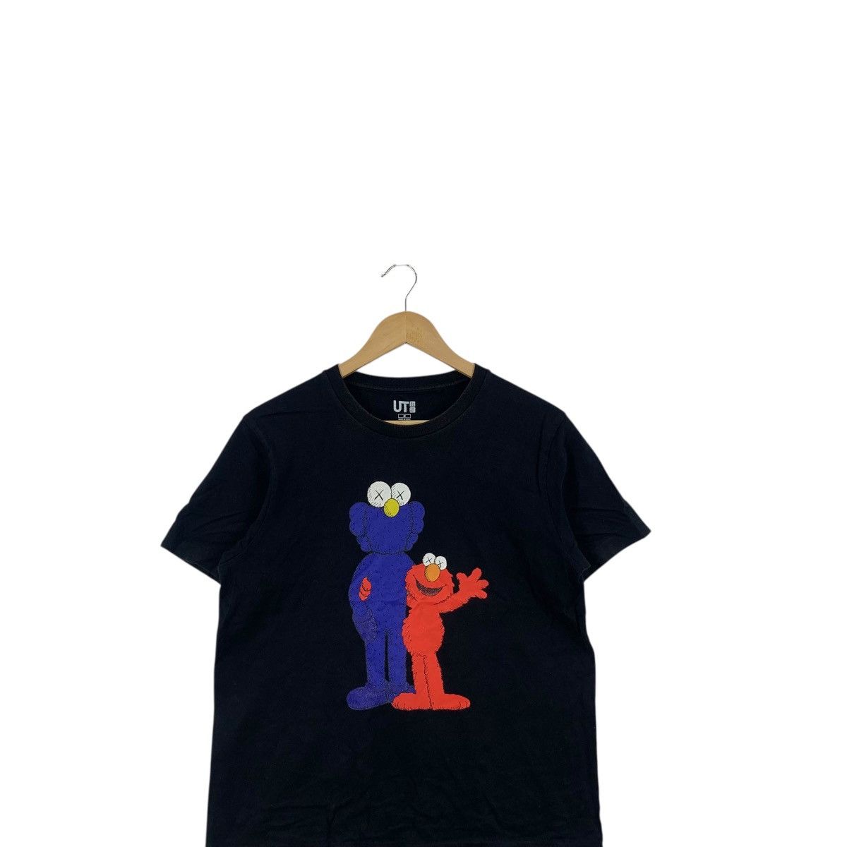Kaws KAWS x UNIQLO Sesame Street Companion Collection Tee Shirt Size US M / EU 48-50 / 2 - 2 Thumbnail