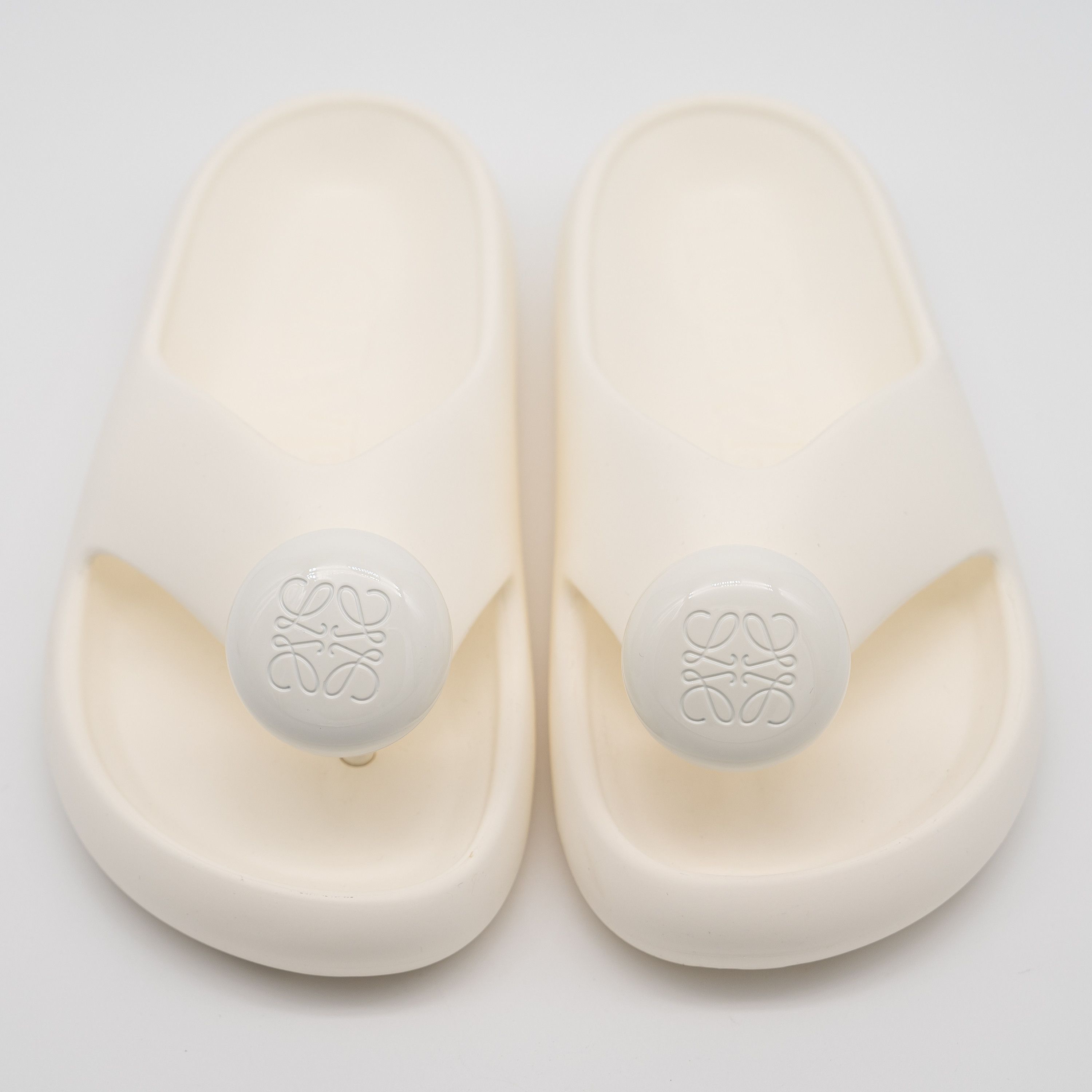 Loewe 36 6 us Loewe Pebble Sandals White Slides Foam Thong Rubber Size US 6 / IT 36 - 3 Thumbnail