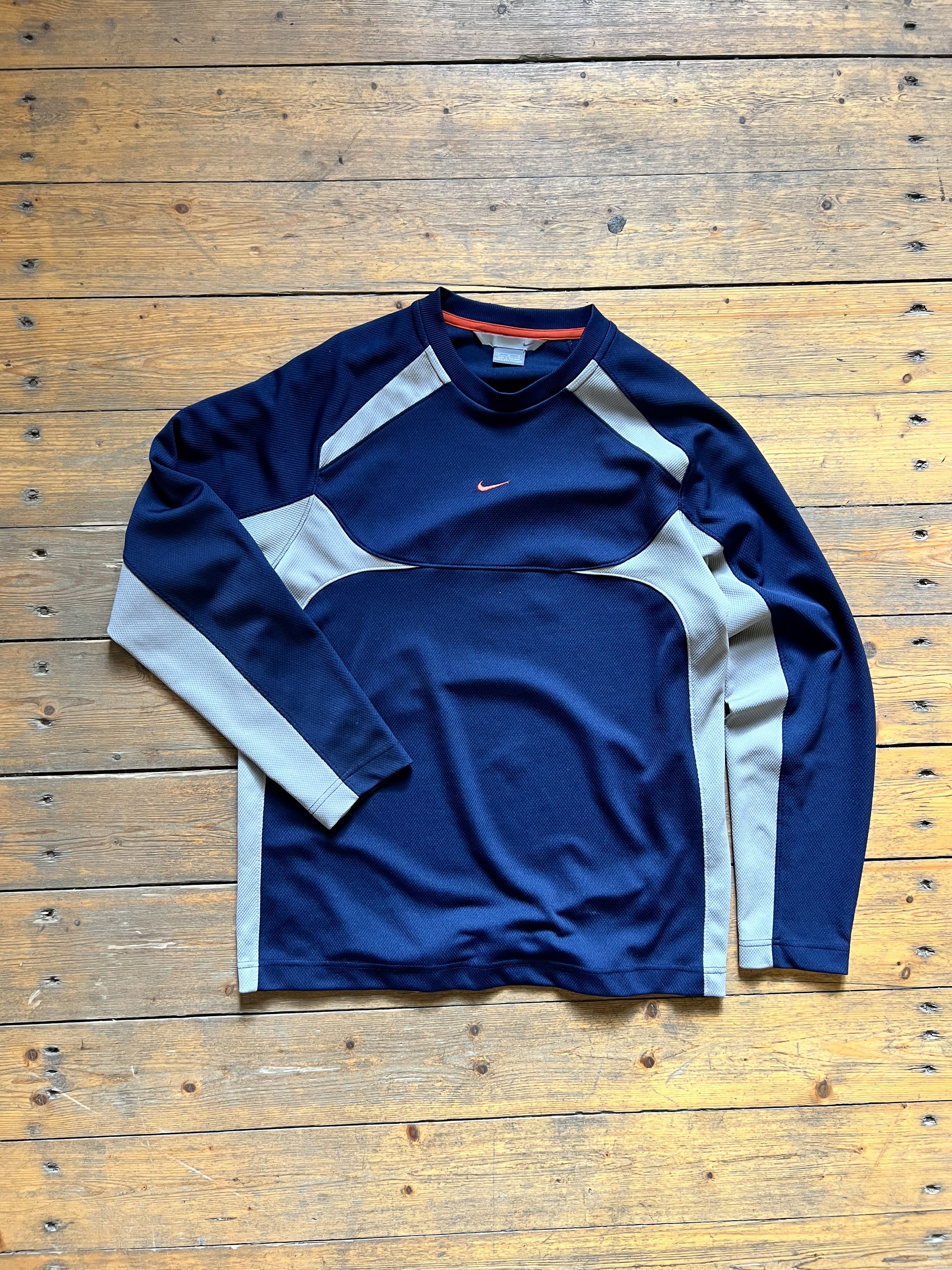 Nike Nike Symmetric Vintage Thermo y2k Crewneck Size US M / EU 48-50 / 2 - 3 Thumbnail