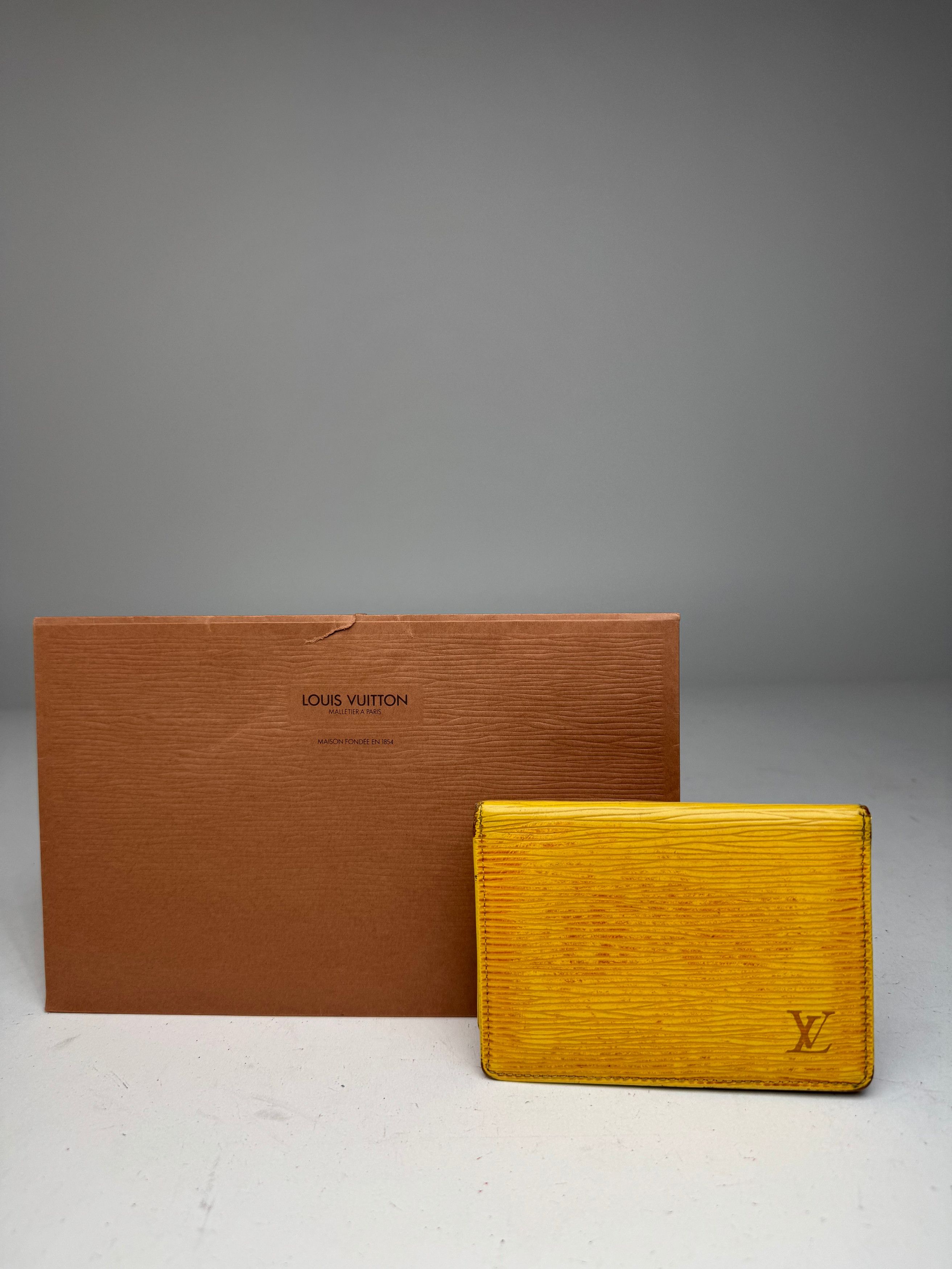 Louis Vuitton Vintage EPI Leather Card Holder Yellow Size ONE SIZE - 1 Thumbnail