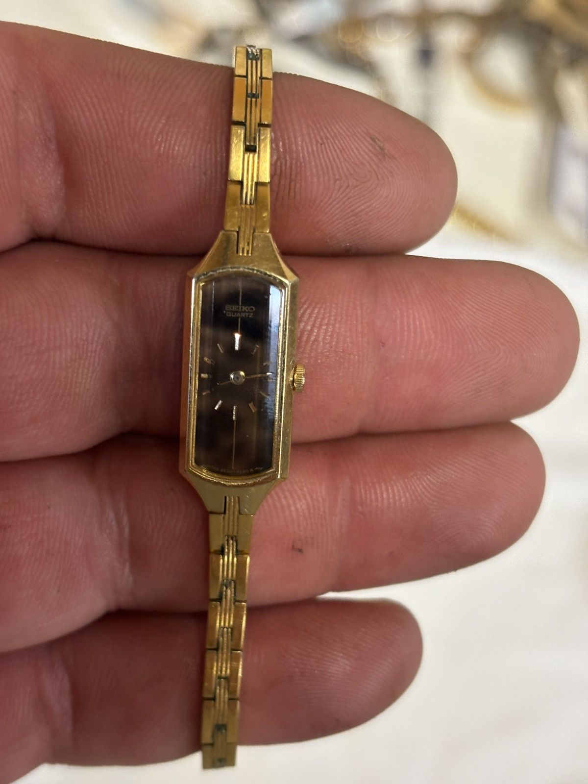 Vintage Seiko 2E20-5179 deals Gold Tone Womens Watch! New Battery.