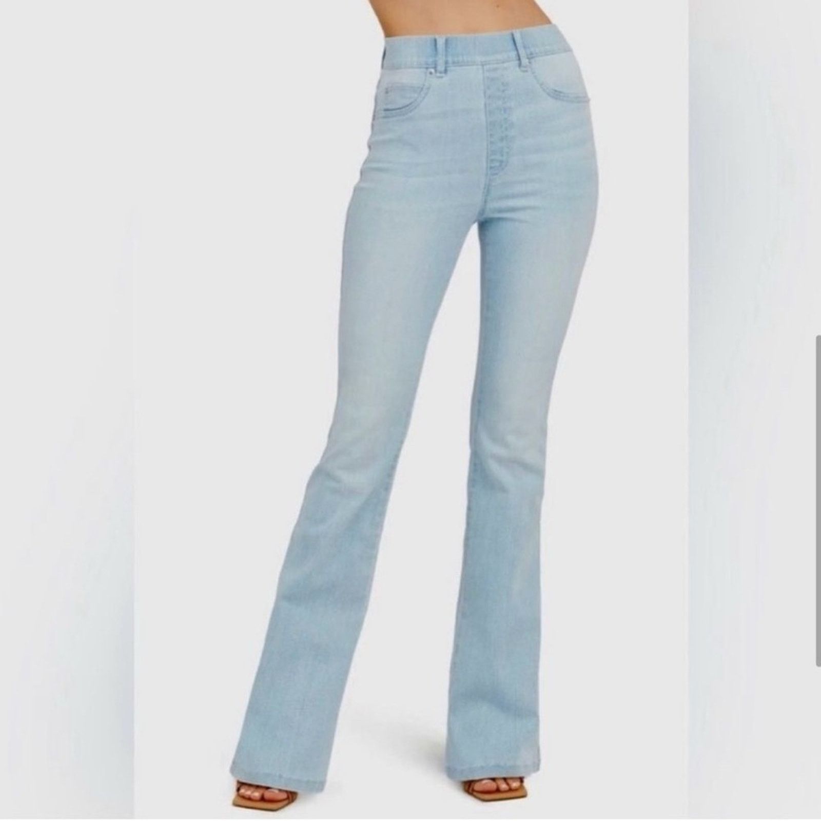 Spanx Spanx Pull-on Stretchy Retro Light Wash Flare Jean TALL Lrg Size 34" / US 12 / IT 48 - 1 Thumbnail