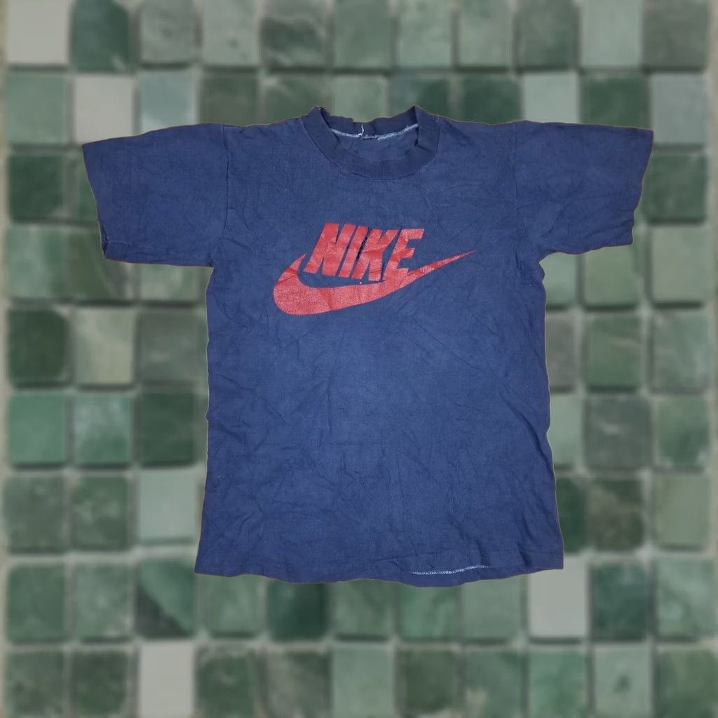 Nike VINTAGE Nike SINGLE STICH BIG SWOOSH LOGO T-SHIRT SZ MEDIUM Shirt Mens Black 70s Retro Band USA Nets: N/A Size US M / EU 48-50 / 2 - 1 Thumbnail