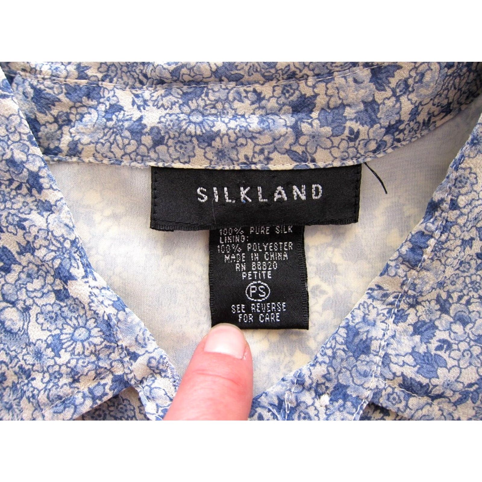 Vintage VINTAGE Silkland Blouse Shirt Womens Silk Sleeveless Button Down Collared Tank Blue PS Size S / US 4 / IT 40 - 4 Thumbnail