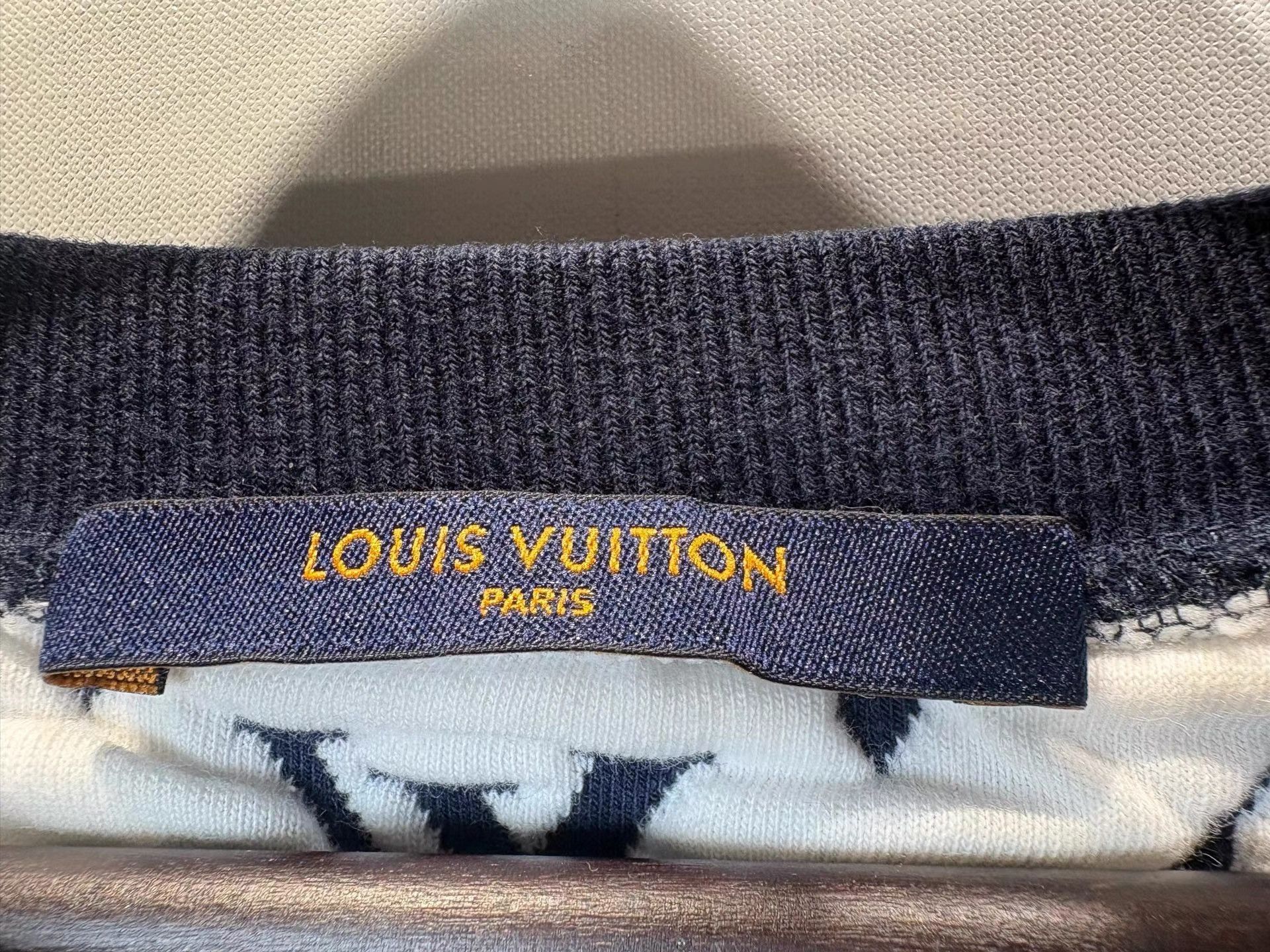 Louis Vuitton Louis Vuitton Space Graphic Navy Blue Crewneck K36 Size US M / EU 48-50 / 2 - 3 Thumbnail