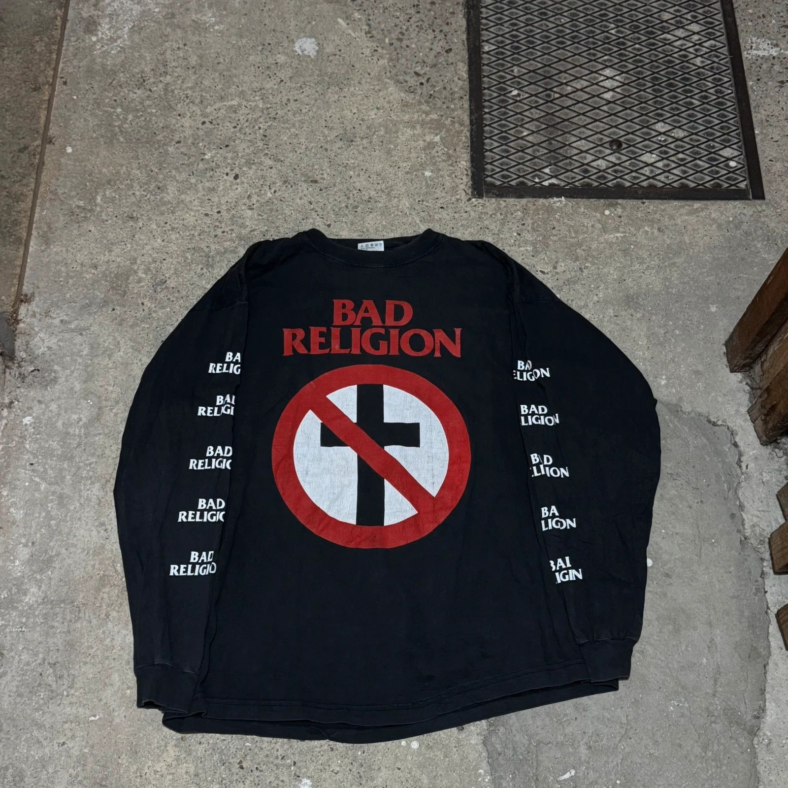 Band Tees Vintage rare bad religion 1996 tour long sleeve Size US XL / EU 56 / 4 - 1 Thumbnail