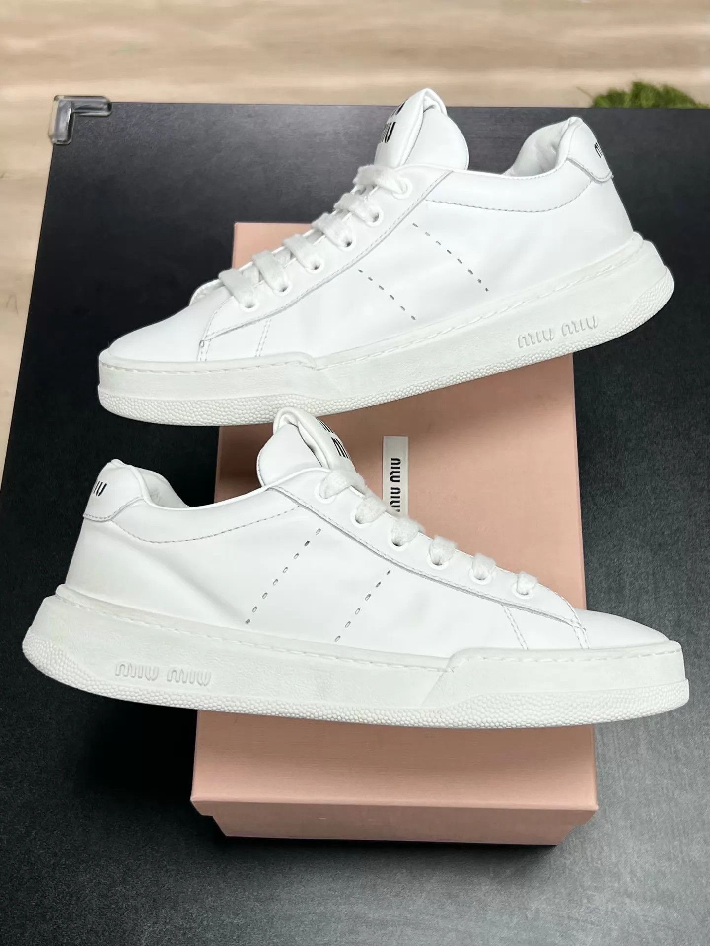 Miu Miu MIU MIU White Distressed Leather Low-Top Sneaker 37.5 Size US 7 / IT 37 - 5 Thumbnail