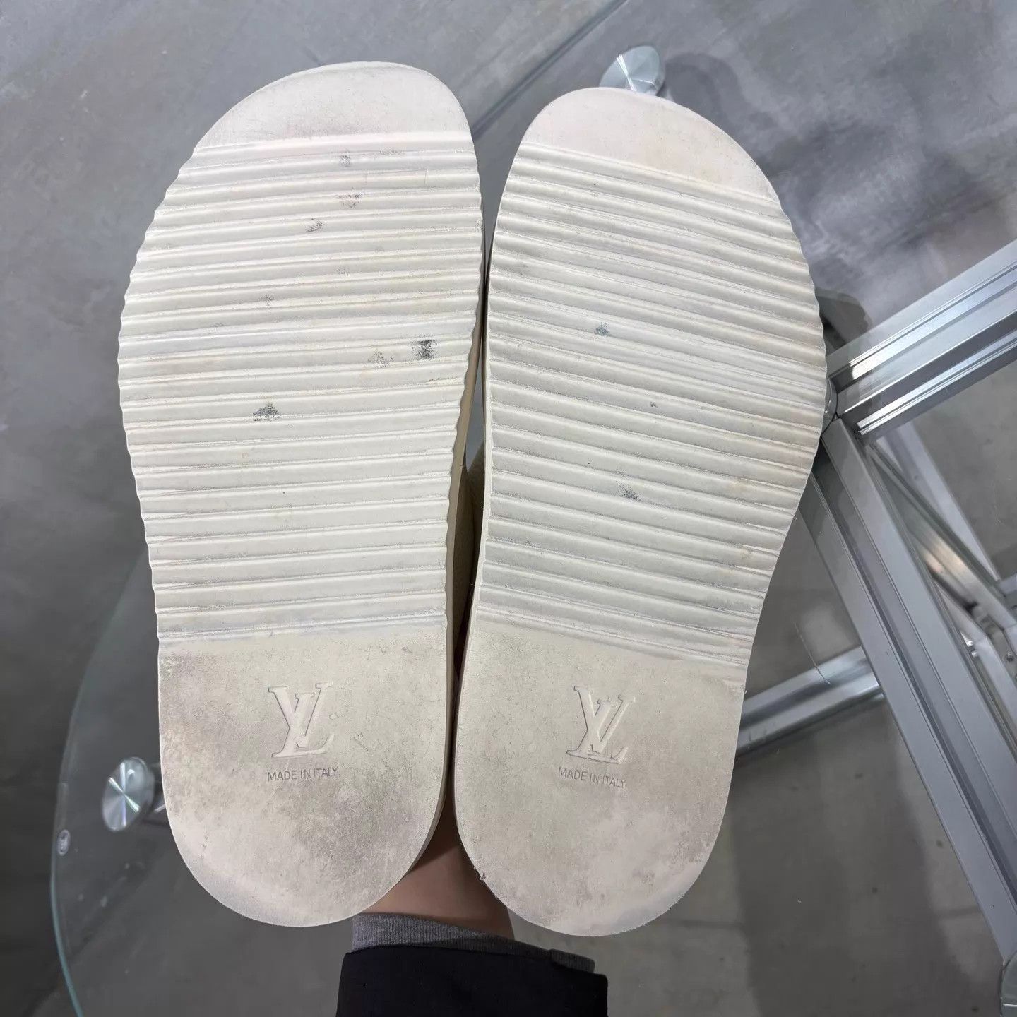 Louis Vuitton LV Easy white mule UK8 Size US 10.5 / IT 40.5 - 8 Thumbnail