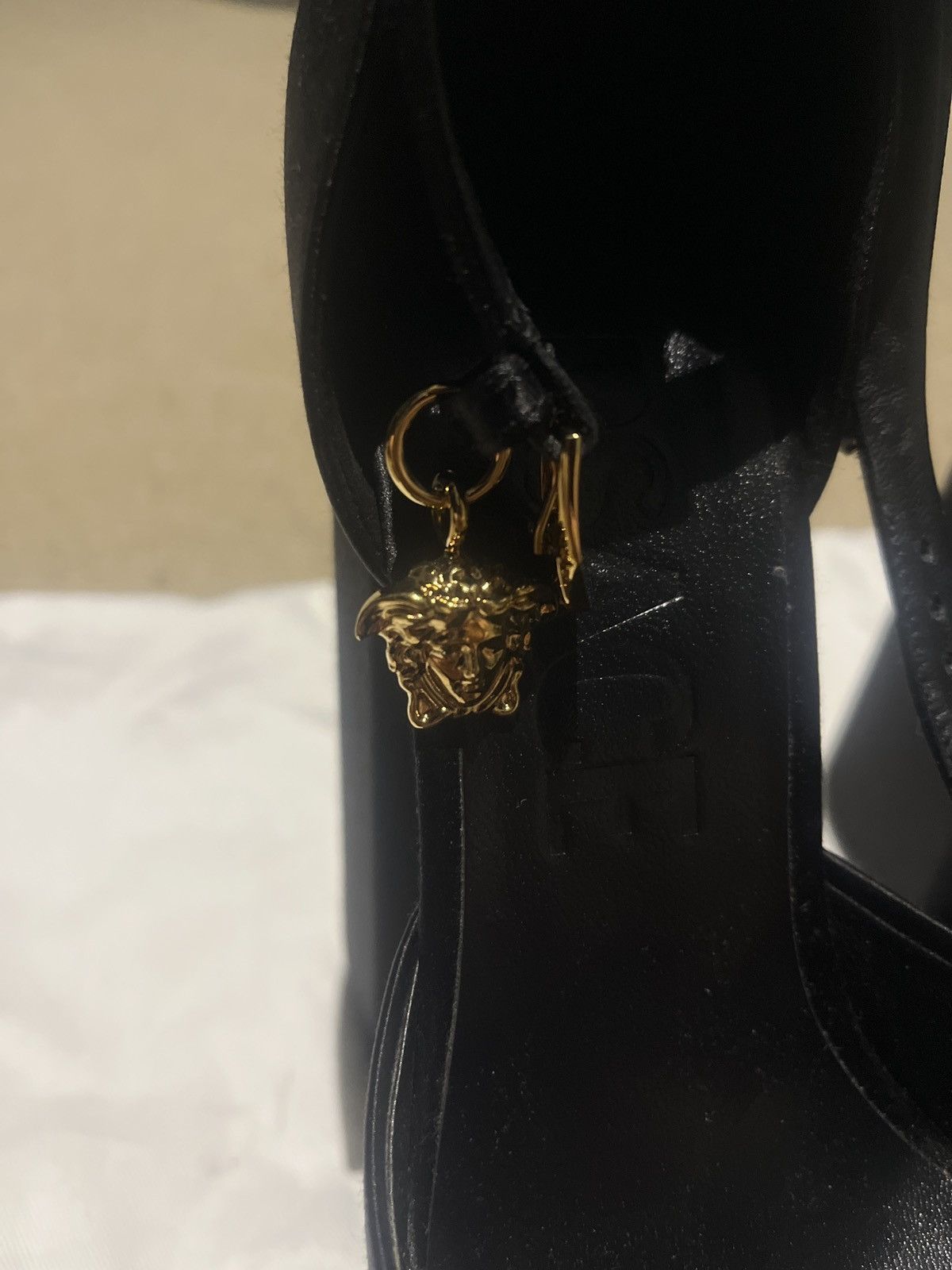 Versace Versace Medusa Aevitas Platform pumps Size US 8 / IT 38 - 4 Thumbnail