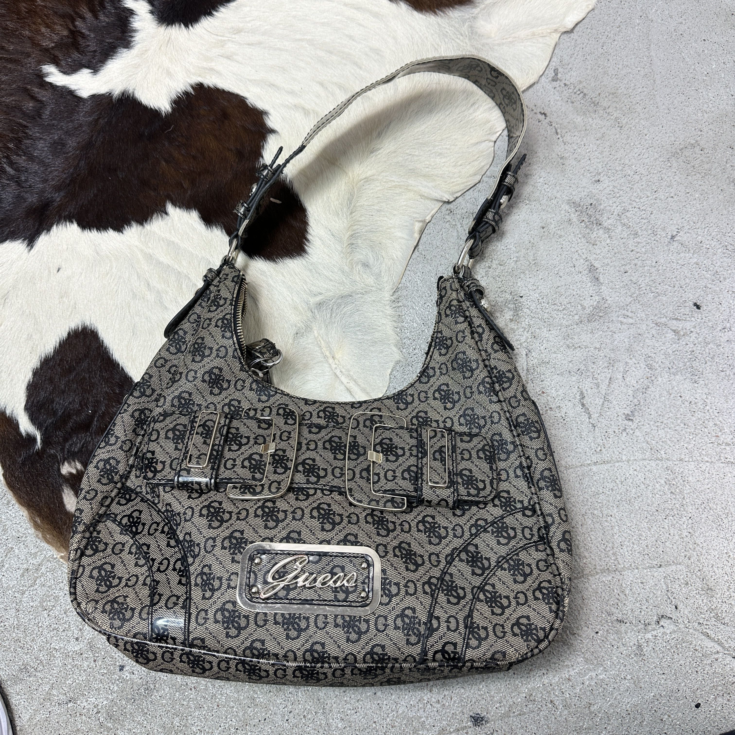 Guess Vintage Avant Garde Guess Monogram Buckled Hobo Bag Y2K Size ONE SIZE - 2 Thumbnail