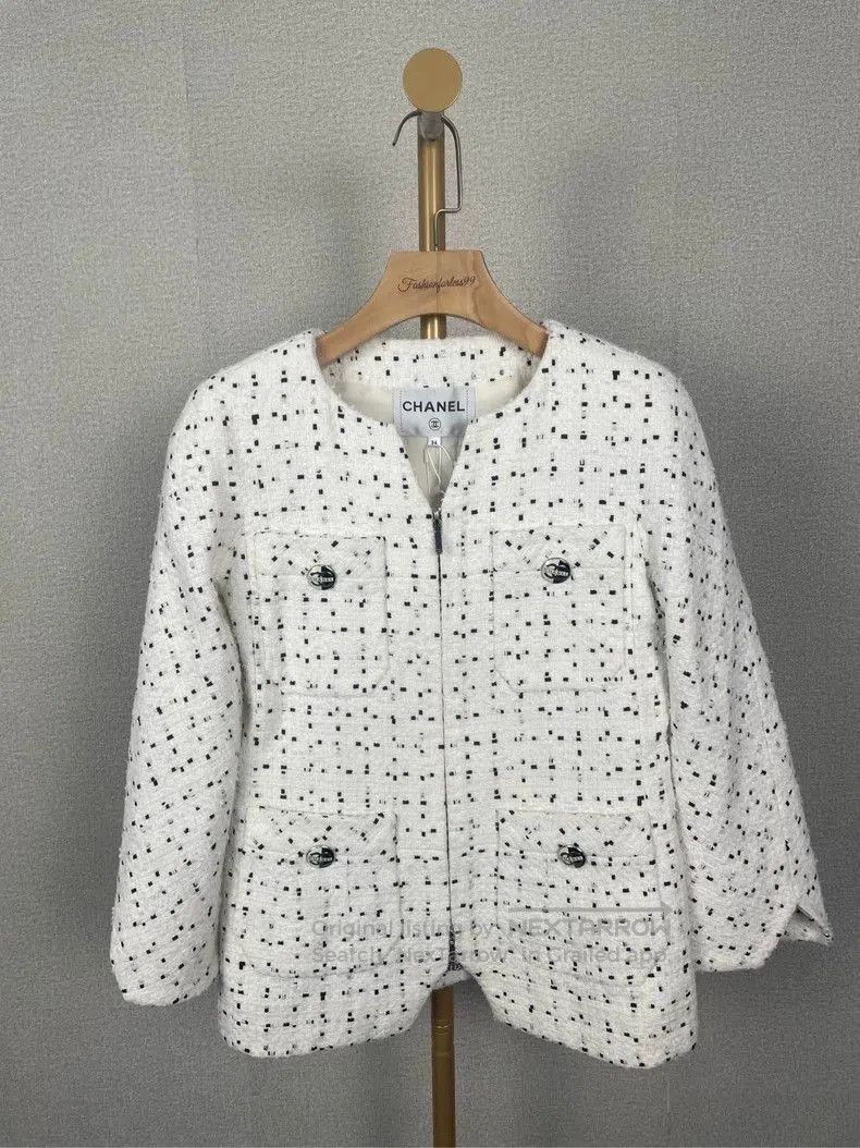 Chanel Chanel White Tweed Jacket Size 34. Size US XS / EU 42 / 0 - 1 Thumbnail