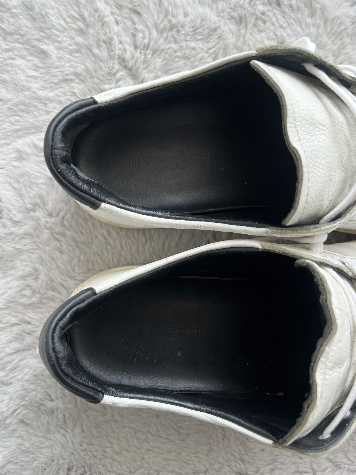 Common Projects Common Projects Low Top Sneaker Distressed Size US 9 / EU 42 - 10 Thumbnail