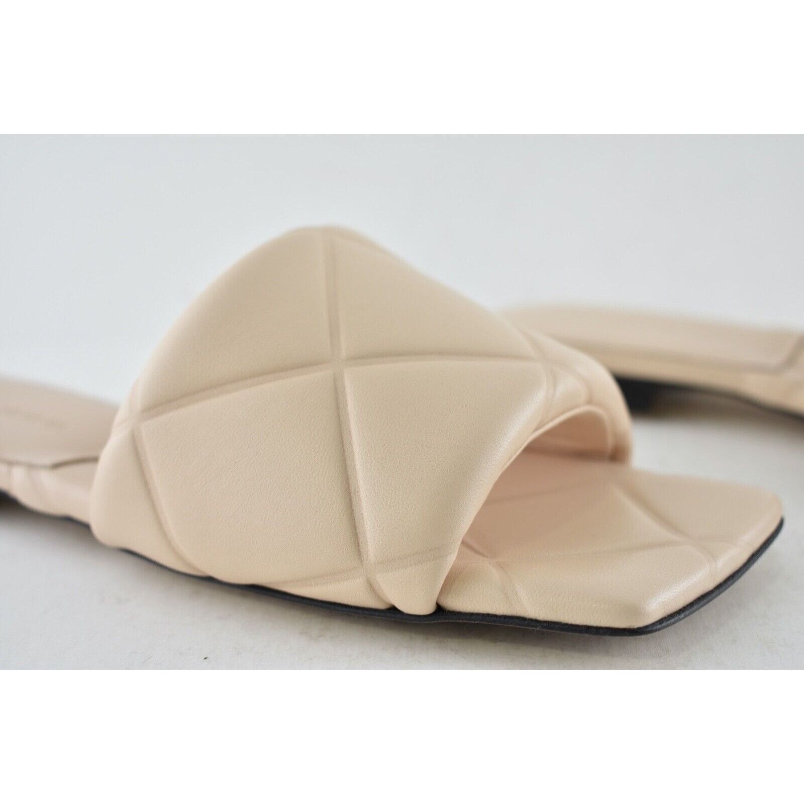 Bottega Veneta Bottega Veneta BV Lido Blush Beige Padded Leather Quilted Size US 6.5 / IT 36.5 - 6 Thumbnail