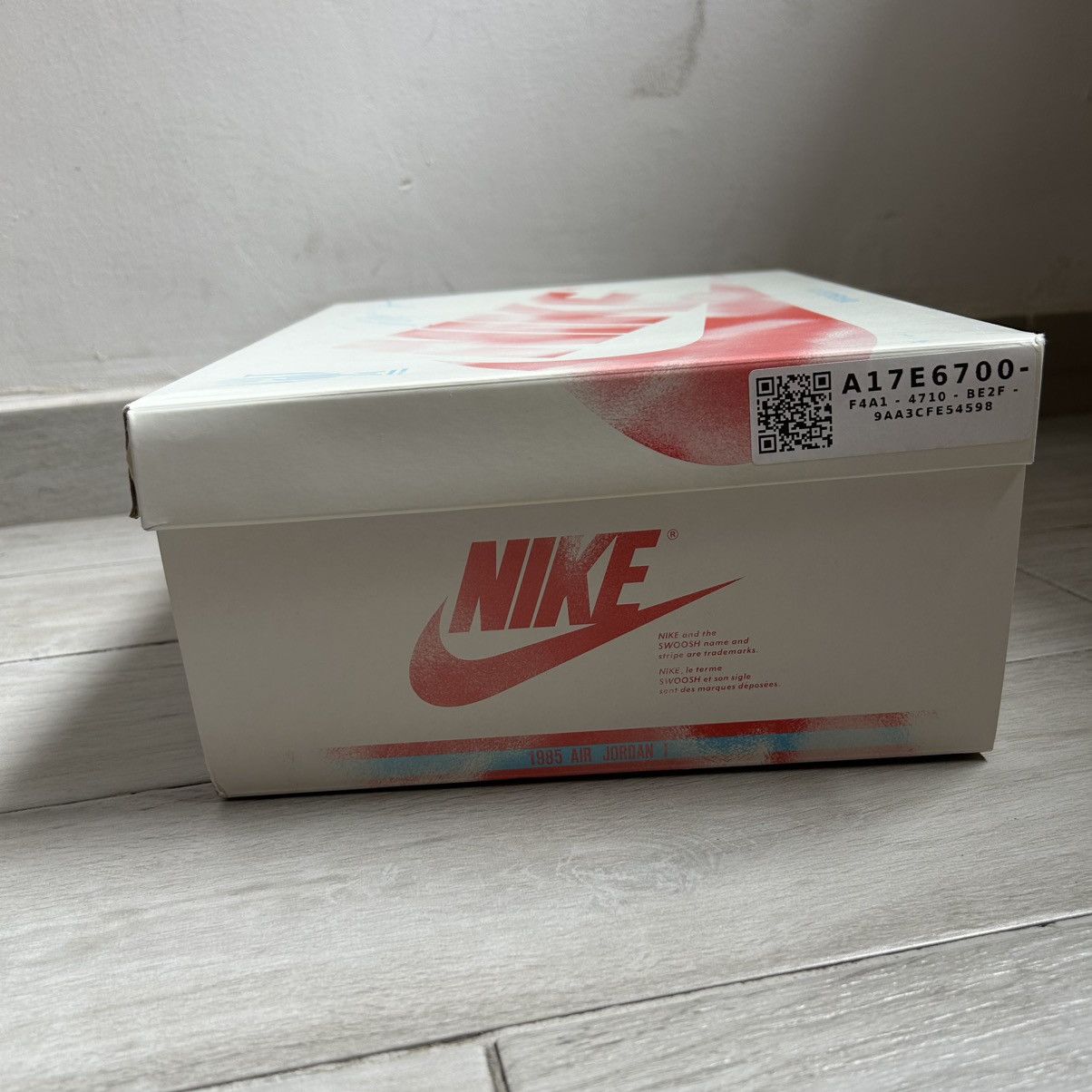 Jordan Brand Jordan 1 Low OG Trophy Room “Away” Size US 10 / EU 43 - 9 Thumbnail