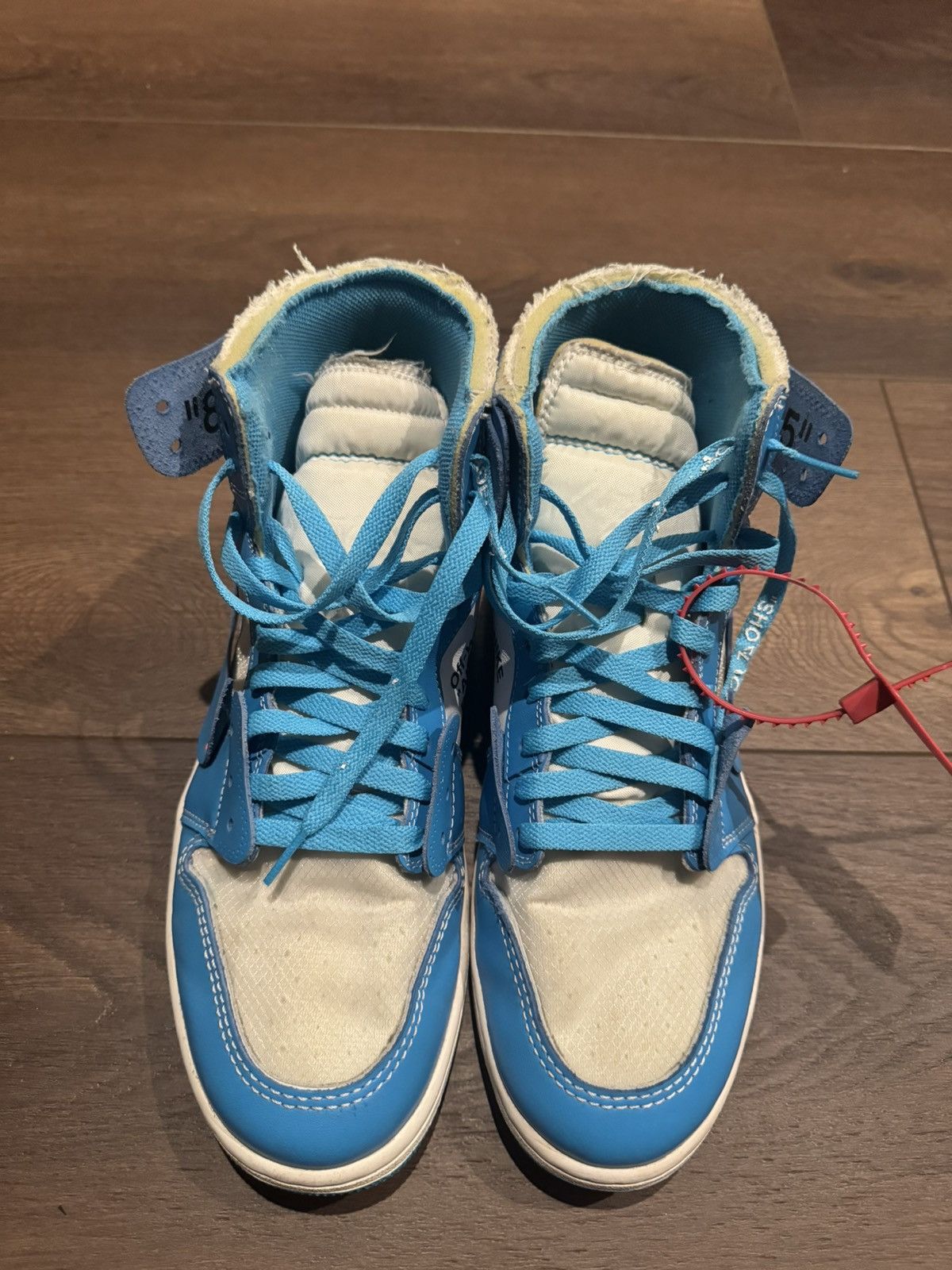 Nike × Off-White Off-White x Air Jordan 1 Retro High OG 'UNC' Size US 11.5 / EU 44-45 - 3 Thumbnail