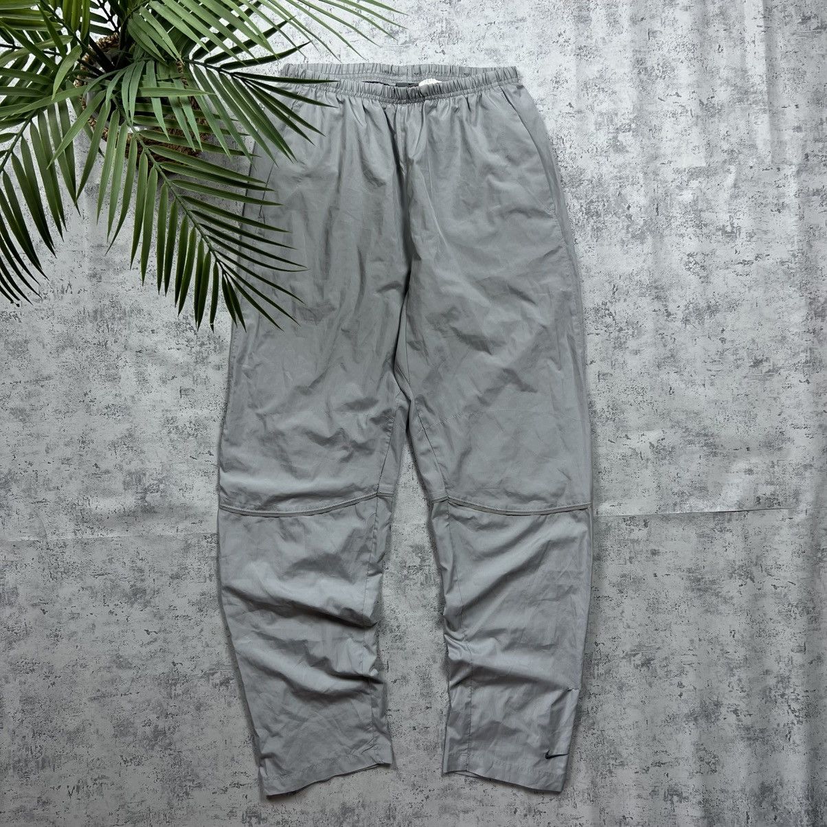 Nike 90s NIKE SWOOSH VINTAGE Y2K GORPCORE PARACHUTE RETRO PANTS Size US 32 / EU 48 - 1 Thumbnail