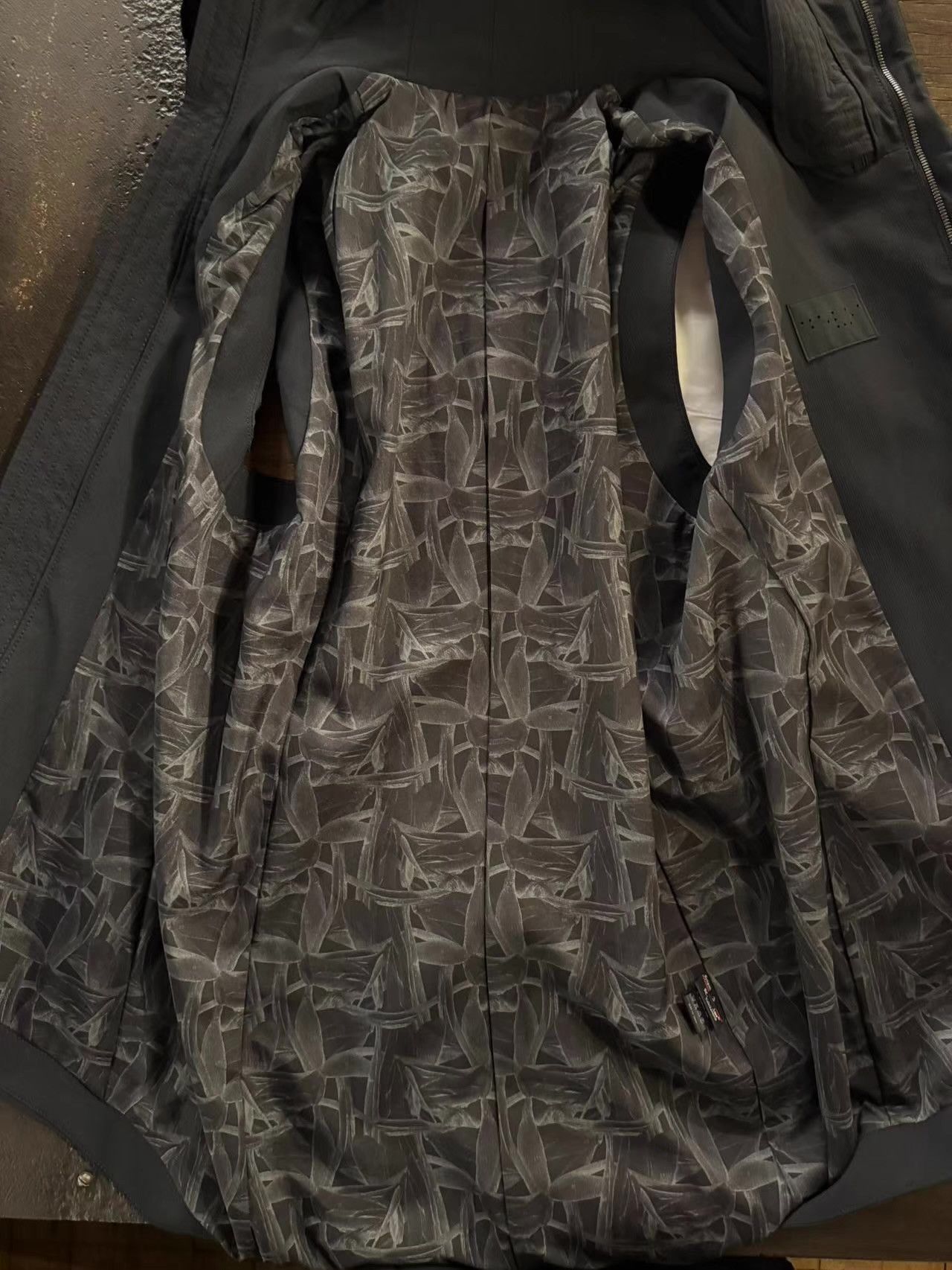 Devoa Devoa 16SS men’s black sleeveless hooded Ｑ25 Size US M / EU 48-50 / 2 - 4 Thumbnail