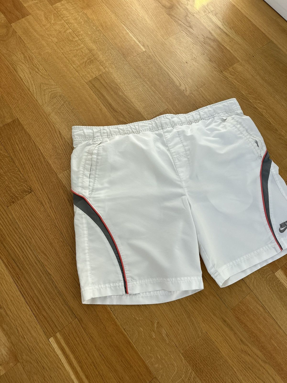 Nike Vintage Nike Shorts White Men M Size Fit Logo Size US 33 - 4 Thumbnail