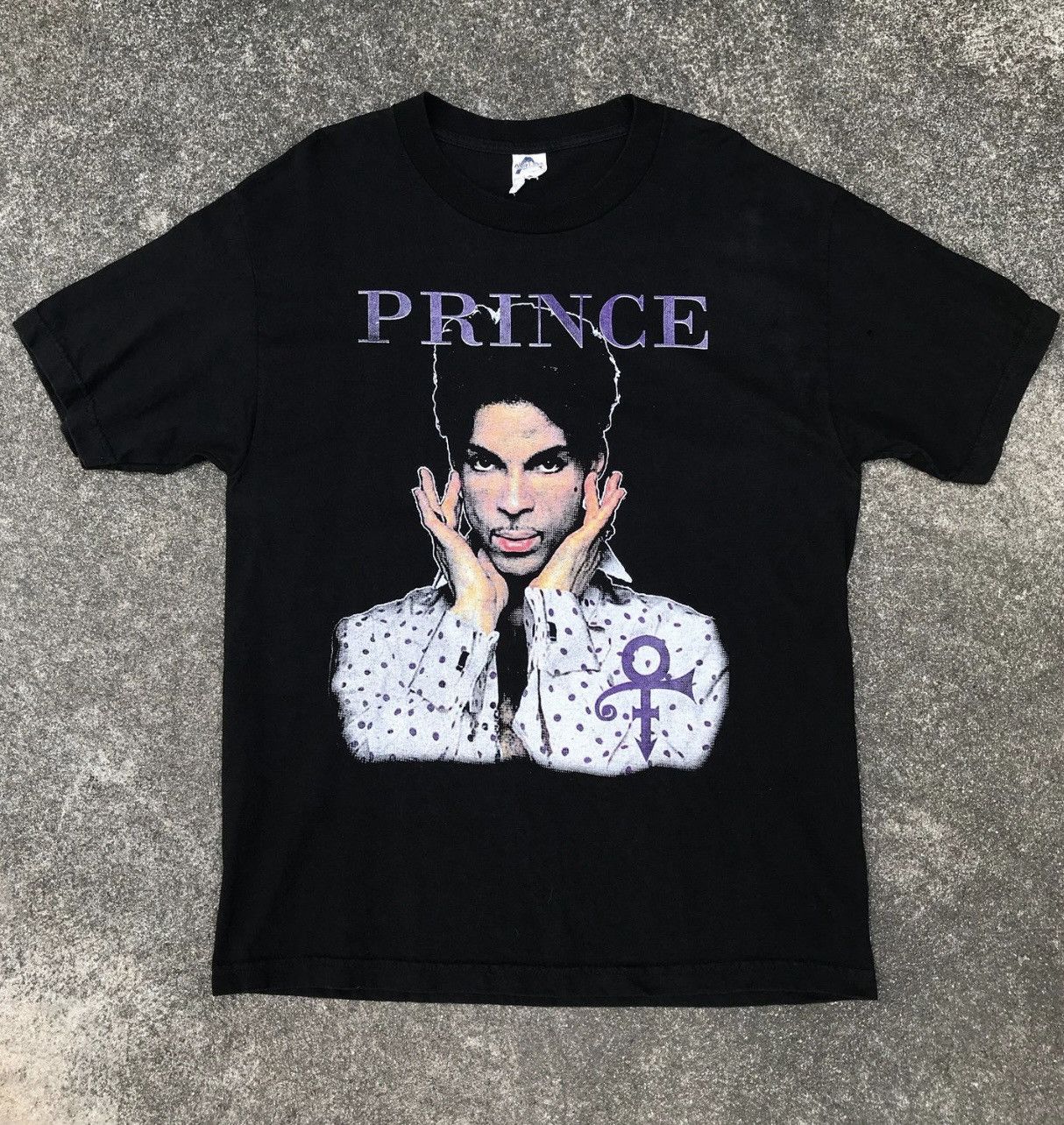 Alstyle × Band Tees × Rap Tees 2011 PRINCE World Tour R&B Funk Soul Promo Tee L Size US L / EU 52-54 / 3 - 1 Thumbnail