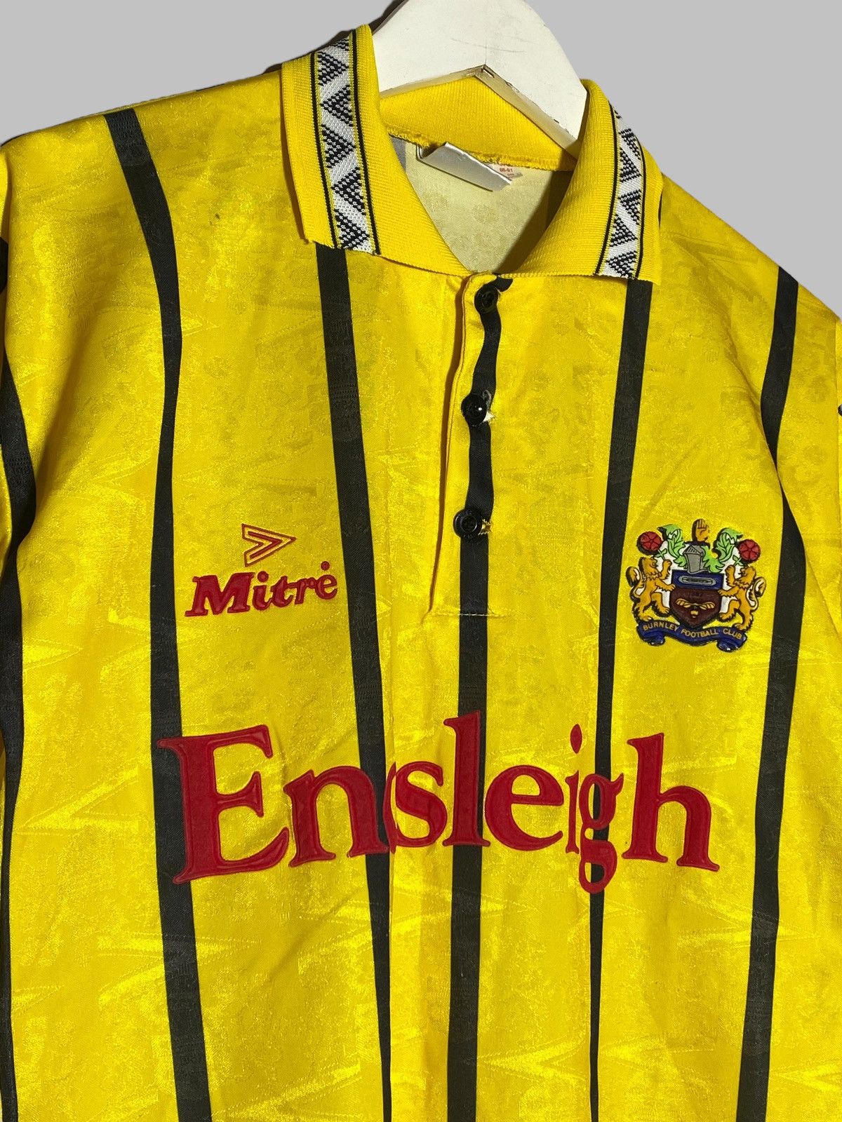 Vintage Vintage Mitre Burnley FC 1993-95 Away Soccer Jersey Size US M / EU 48-50 / 2 - 3 Thumbnail