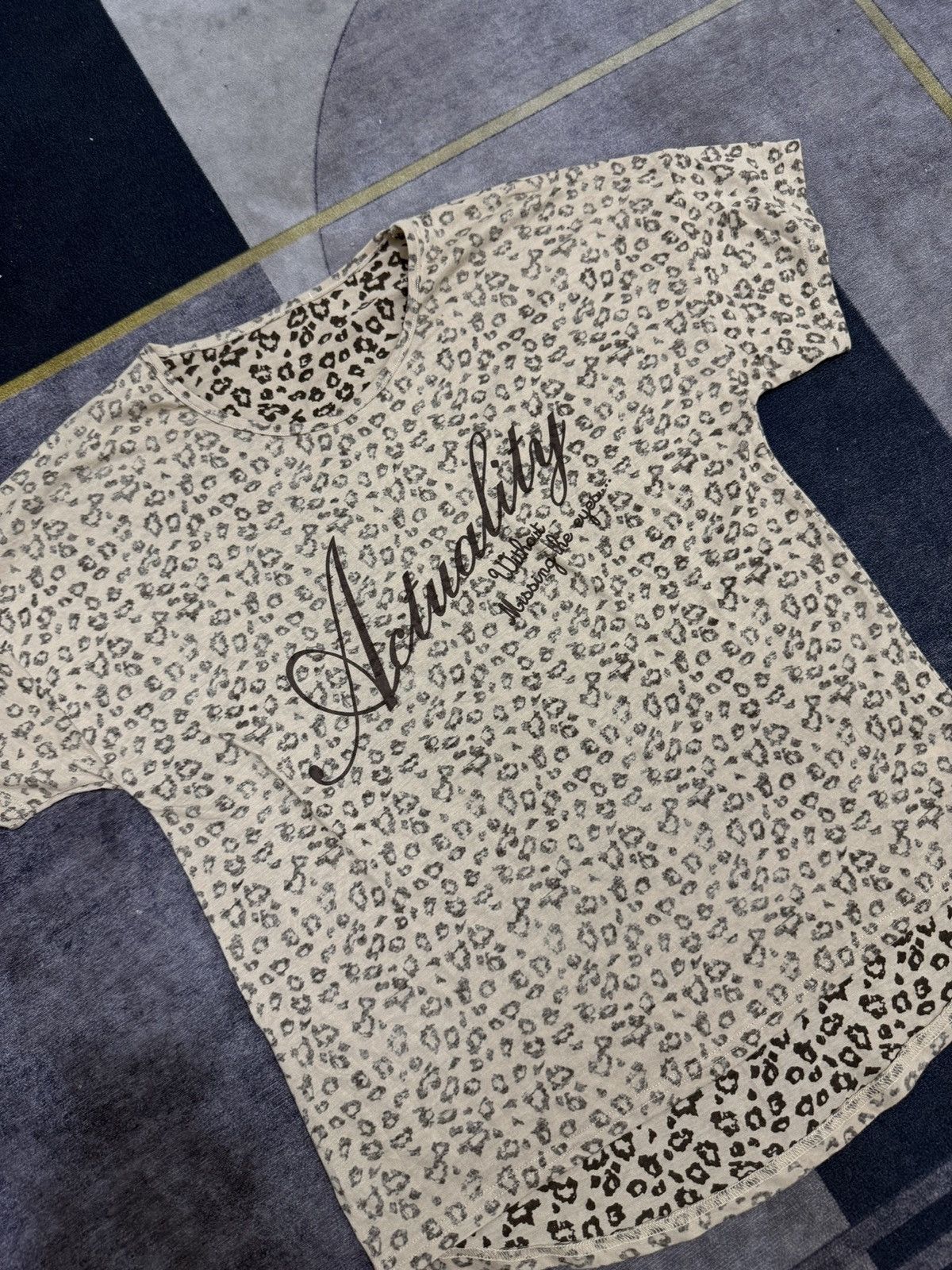 Other Y2K ACTUALITY LEOPARD TSHIRT Size US M / EU 48-50 / 2 - 2 Thumbnail