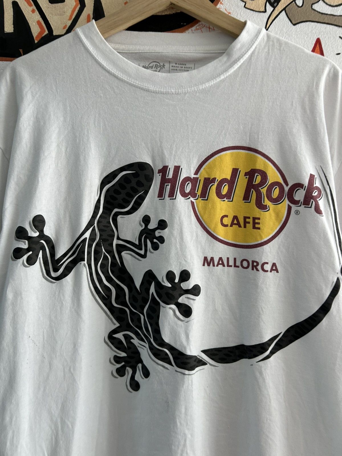 Hard Rock Cafe Hard Rock Caffe Mallorca Lizard Tee Size US XL / EU 56 / 4 - 2 Thumbnail