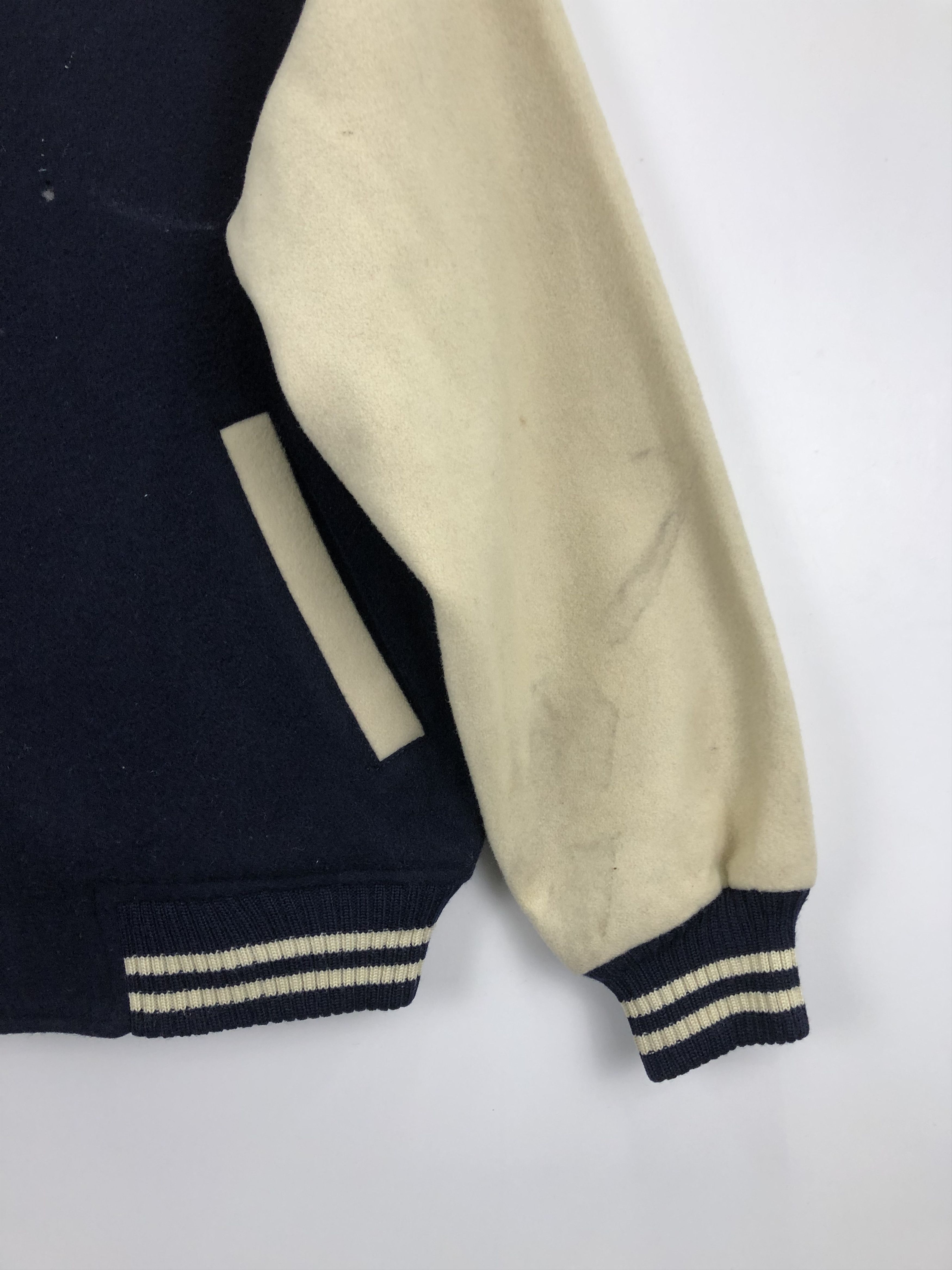 Vintage Vintage Harvard Wool Varsity Jacket V0303 Size US L / EU 52-54 / 3 - 6 Thumbnail