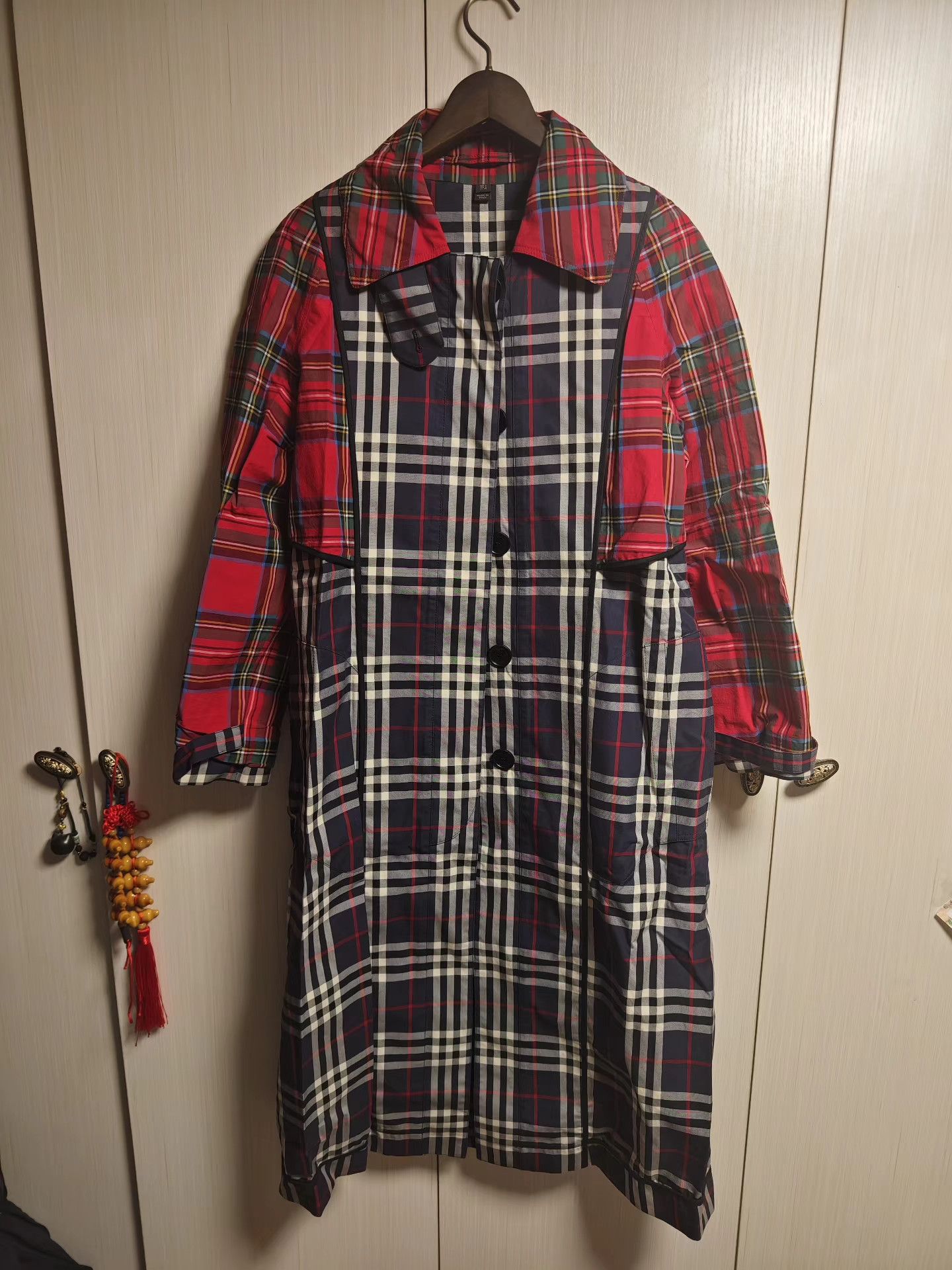 Burberry Burberry Paneled Structured Red & Blue Check Trench Coat Size US XS / EU 42 / 0 - 1 Thumbnail