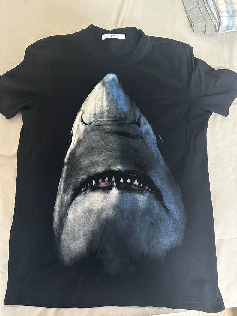 Givenchy Givenchy Shark print round neck short sleeve T-shirt Size US M / EU 48-50 / 2 - 2 Thumbnail