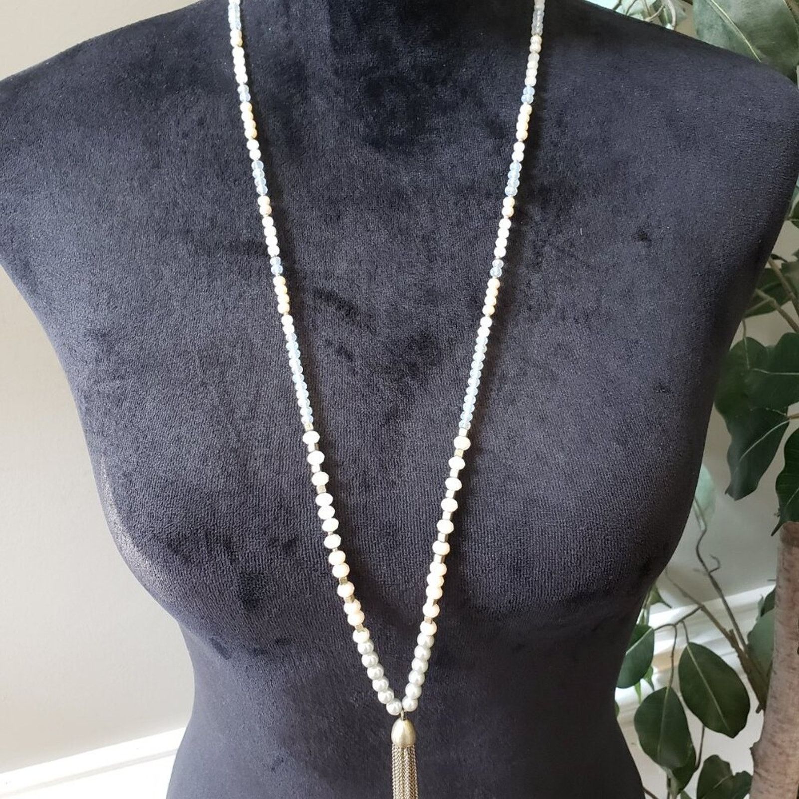 The Unbranded Brand Gold Tone Faceted Beads Faux Pearl Tassel Chain Necklace Size ONE SIZE - 2 Thumbnail