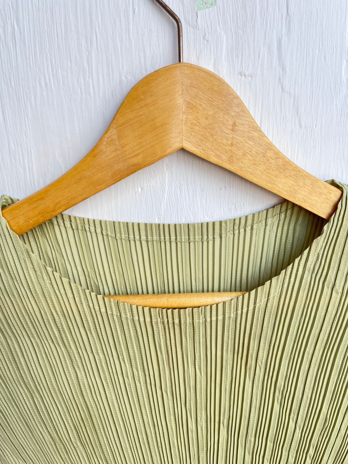 Japanese Brand Issey Miyake Style Pleated Plisse Short Sleeve Sage Green Size US S / EU 44-46 / 1 - 4 Thumbnail